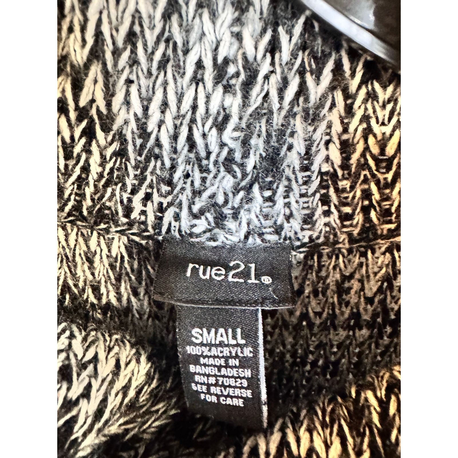 rue21 Rue 21 Long Sleeve Sweater Women's Size Medium Size M / US 6-8 / IT 42-44 - 3 Thumbnail