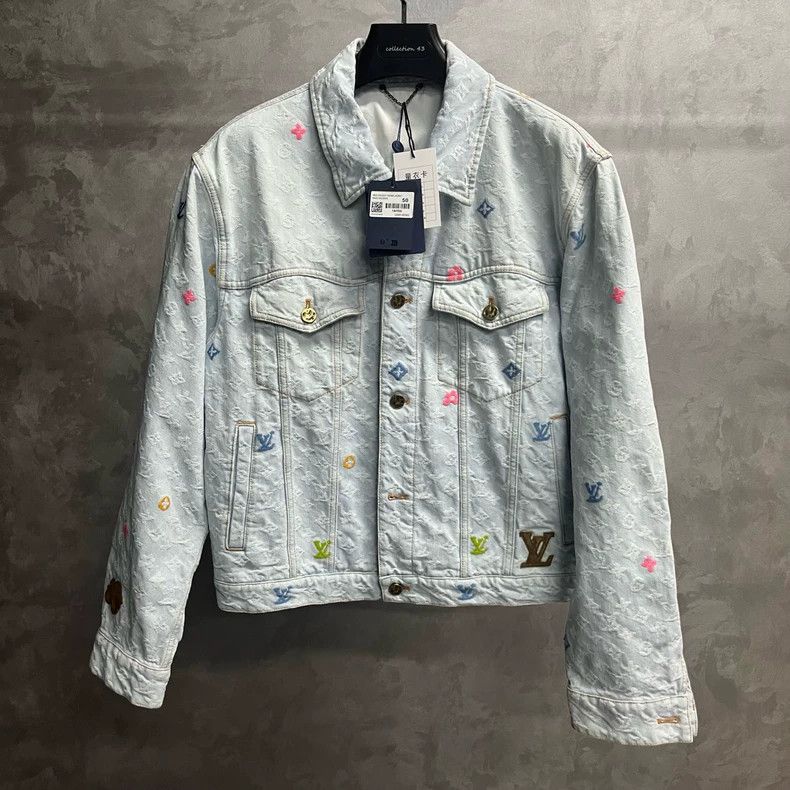 Louis Vuitton Louis Vuitton 24 Latest Blue Lapel Button Long Sleeve Jack Size US M / EU 48-50 / 2 - 1 Thumbnail