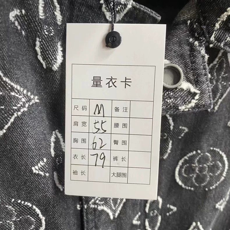 Louis Vuitton Louis Vuitton Black washed short sleeve shirt with full pr Size US M / EU 48-50 / 2 - 5 Thumbnail