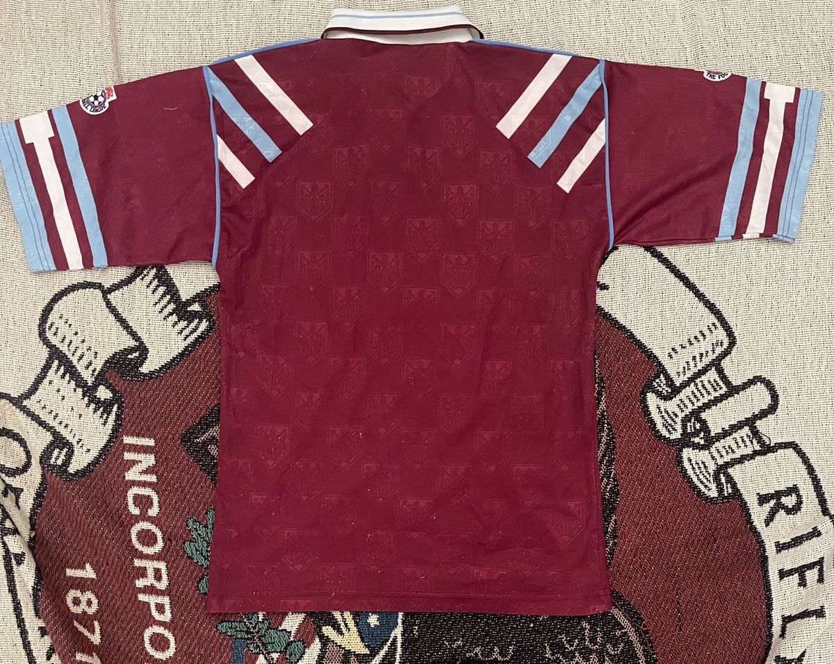 Vintage 🔥RARE 1992-1993 Vintage West Ham United Home Soccer Jersey Size US S / EU 44-46 / 1 - 5 Thumbnail