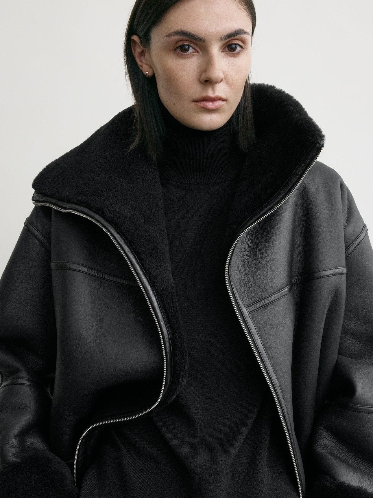 Toteme Toteme Signature shearling jacket black size XXS Size XXS / US 00 / IT 34 - 4 Thumbnail
