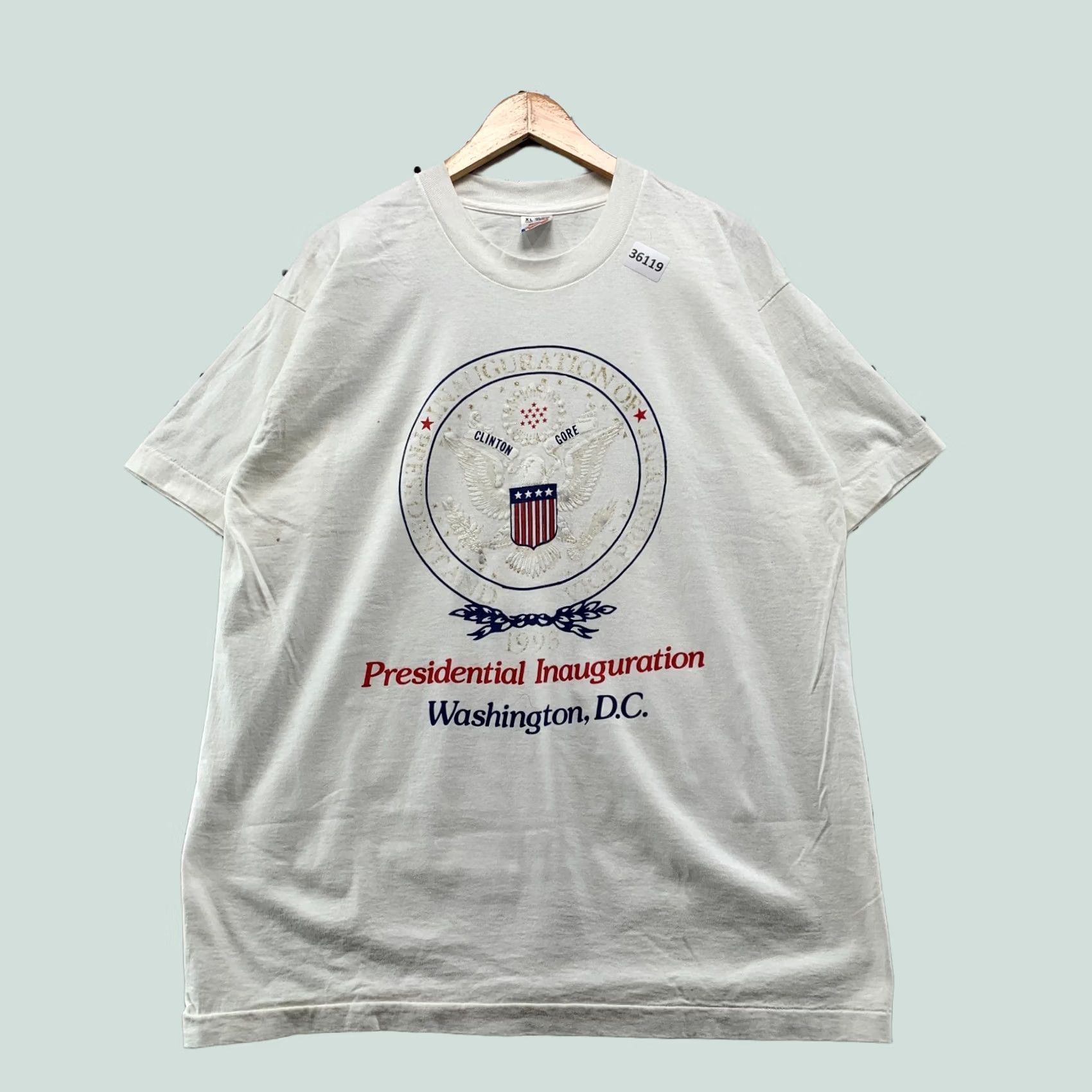 Fruit Of The Loom VINTAGE Bill Clinton USA Inauguration Shirt Mens XL White 1993 90s USA 23x30.5 Crew Neck Short Sleeve Fruit of the Loom T-Shirt} Size US XL / EU 56 / 4 - 1 Thumbnail