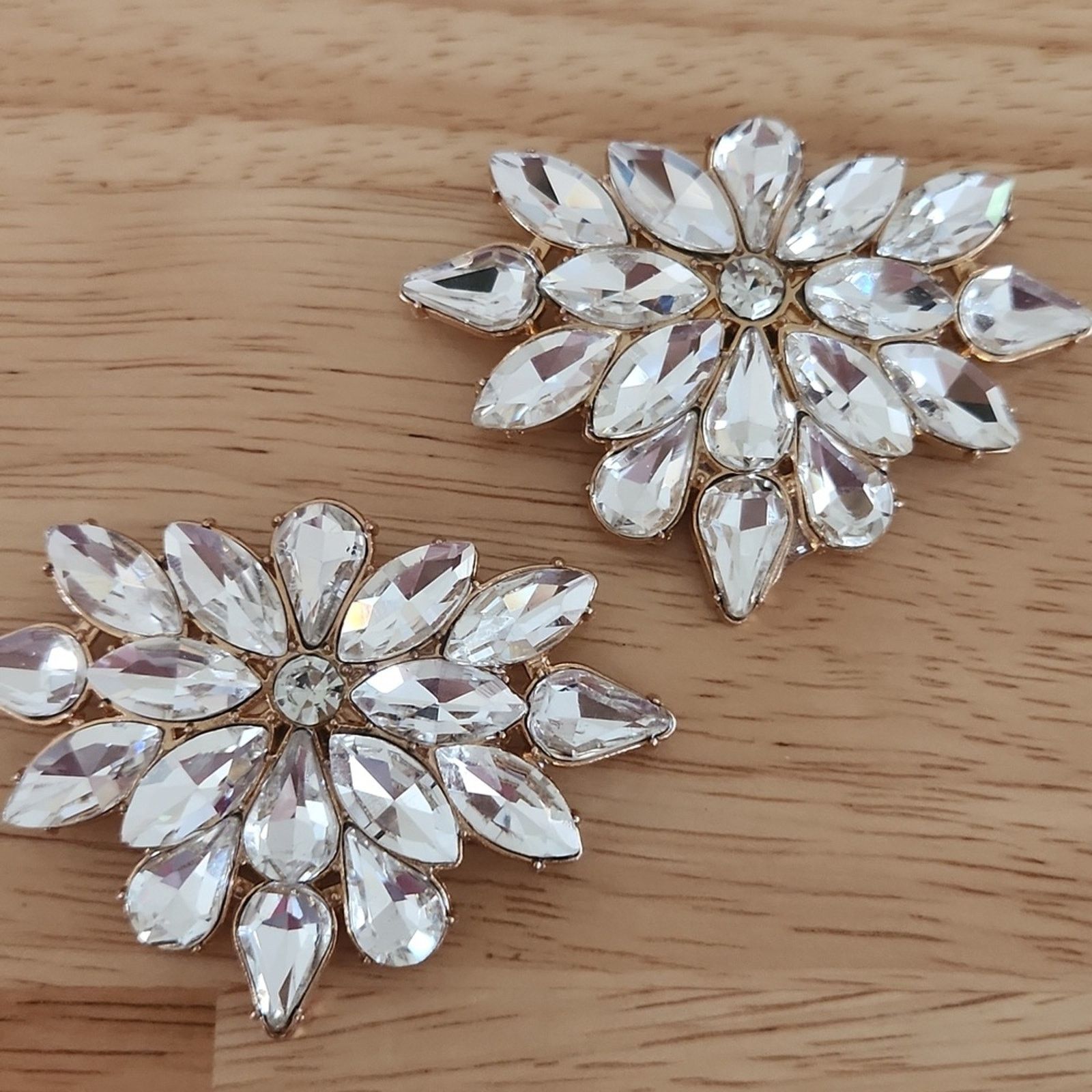 Other ELEGANT ☆ CRYSTAL & GOLDTONE ☆ FLOWER SHOE CLIPS ☆ NIP Size US 4.5 / IT 34.5 - 8 Thumbnail
