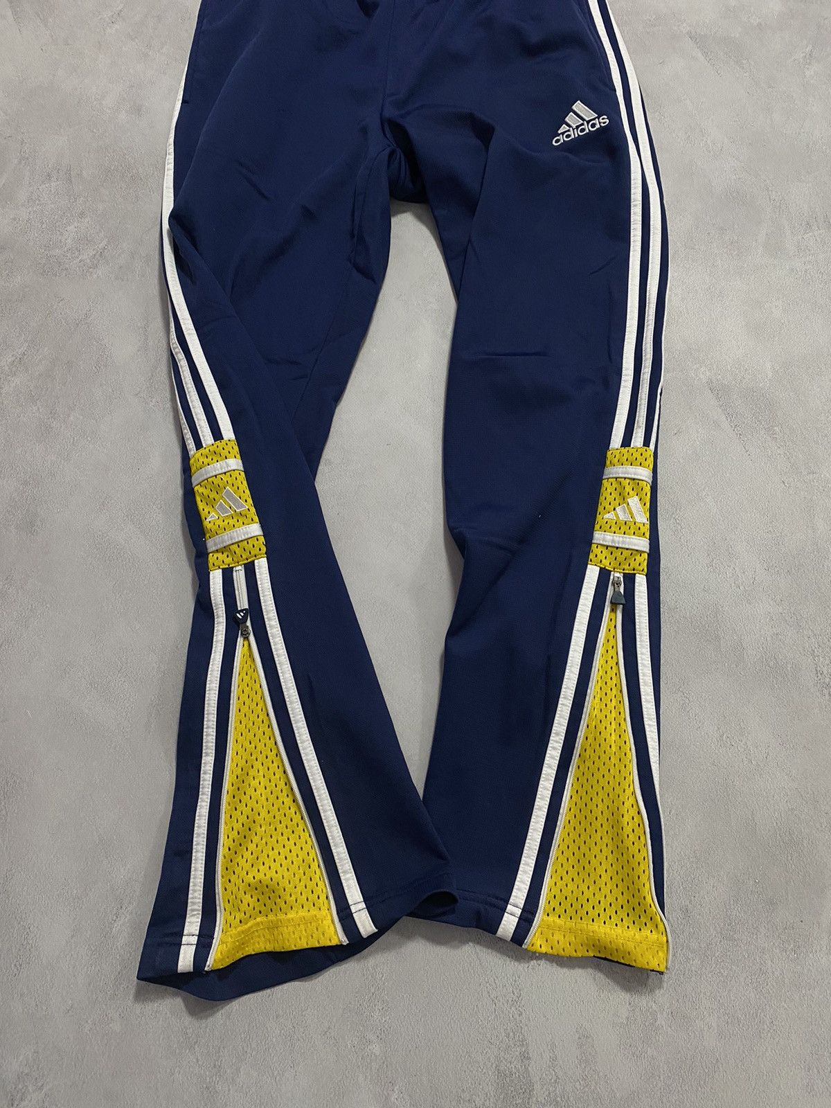 Adidas Vintage Adidas Track Pants Casual Triples Gold Size M Size US 34 / EU 50 - 5 Thumbnail