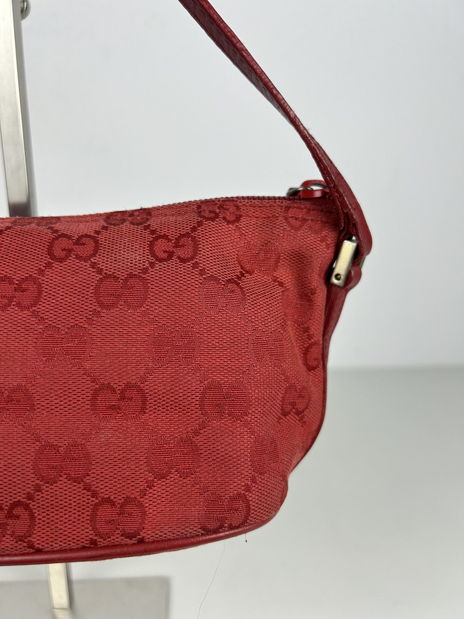 Gucci Vintage y2k gucci monogram canvas boat bag pochette Size ONE SIZE - 12 Thumbnail