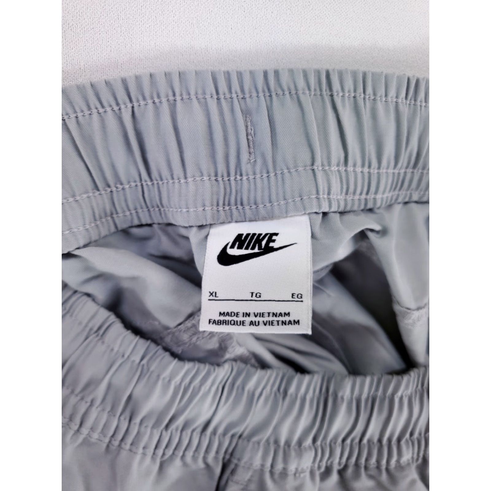 Nike VINTAGE? (No) Nike Cargo Pants Gray Elastic Waist Mens XL Inseam 29 Inseam? 28.5? 33-38 x 28.5 Size US 36 / EU 52 - 4 Thumbnail