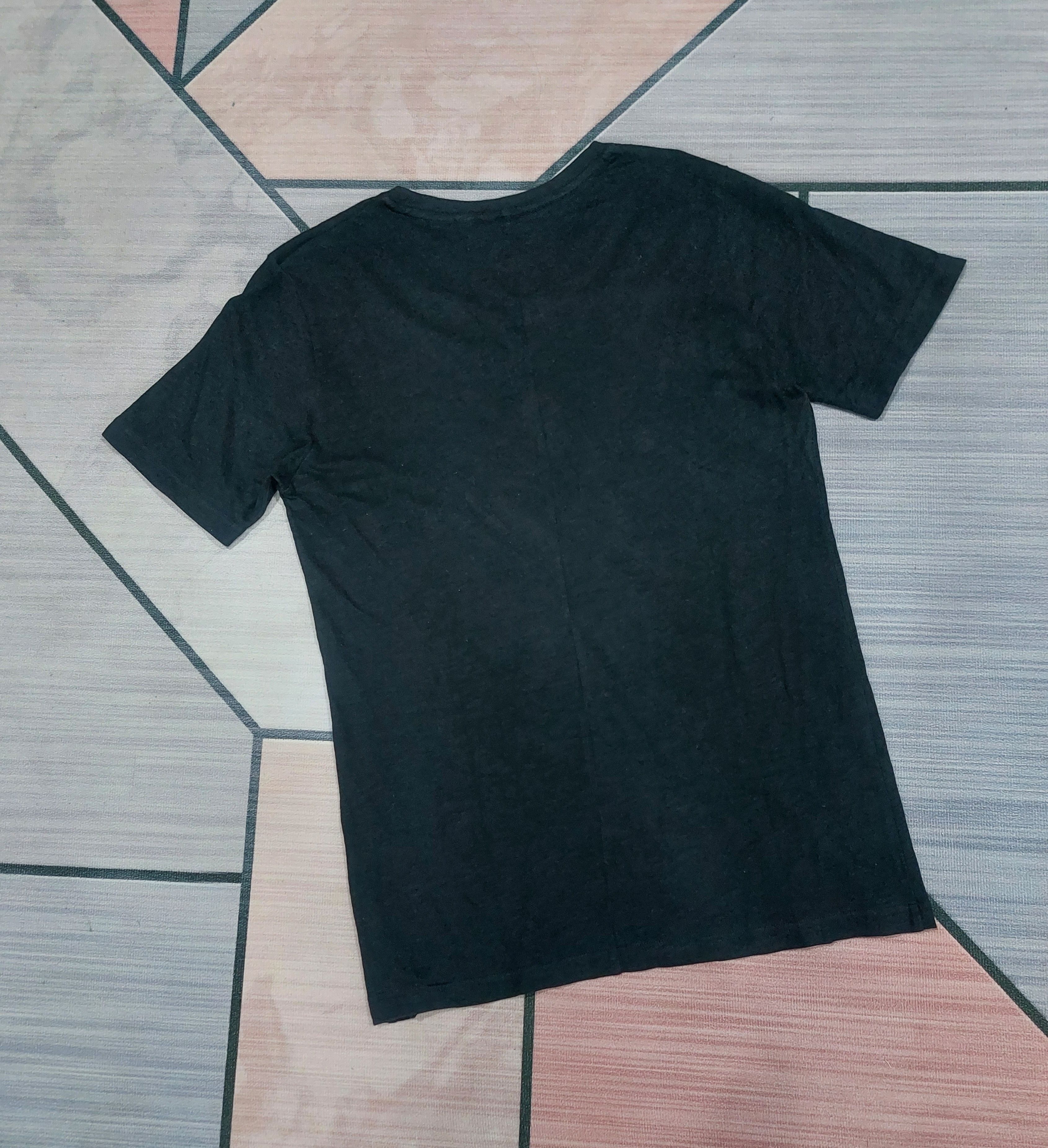 If Six Was Nine × Jun Takahashi × Undercover UNDERCOVER X UNIQLO TELEVISION NEU TEE Size US S / EU 44-46 / 1 - 2 Thumbnail