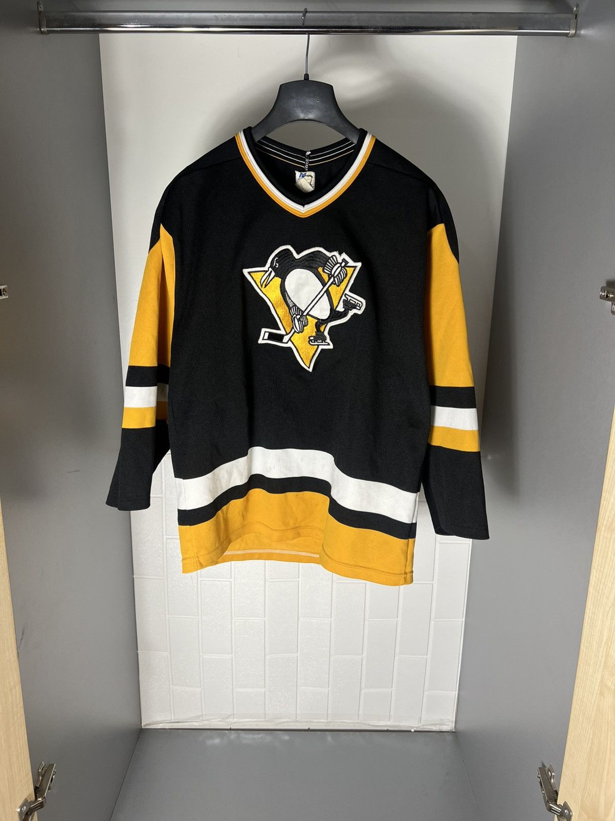 Vintage VERY RARE PITTSBURGH PENGUIN CCM NHL HOCKEY JERSEY RETRO 90s Size US M / EU 48-50 / 2 - 1 Thumbnail