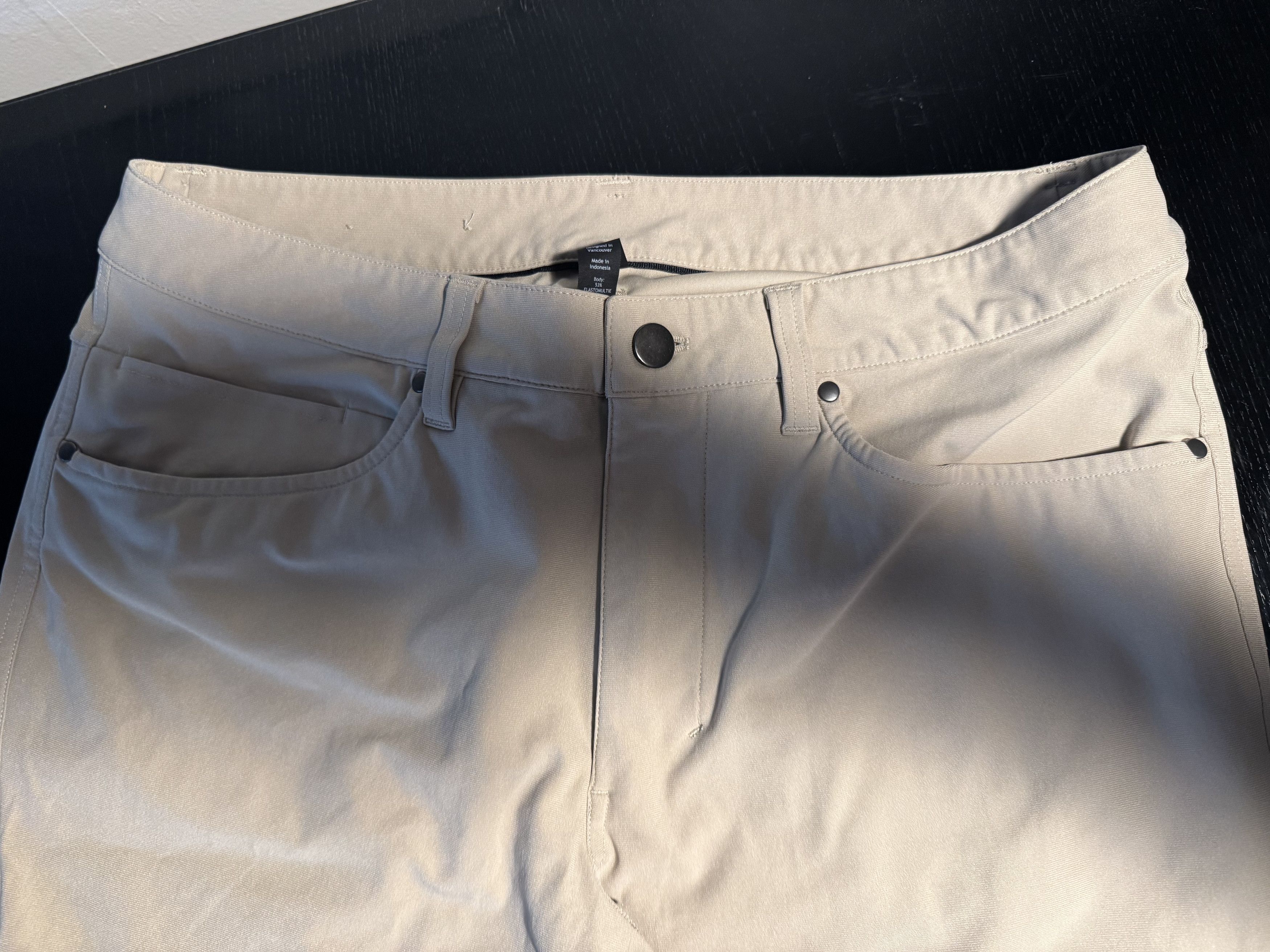 Lululemon Lululemon Khaki Size US 32 / EU 48 - 2 Thumbnail