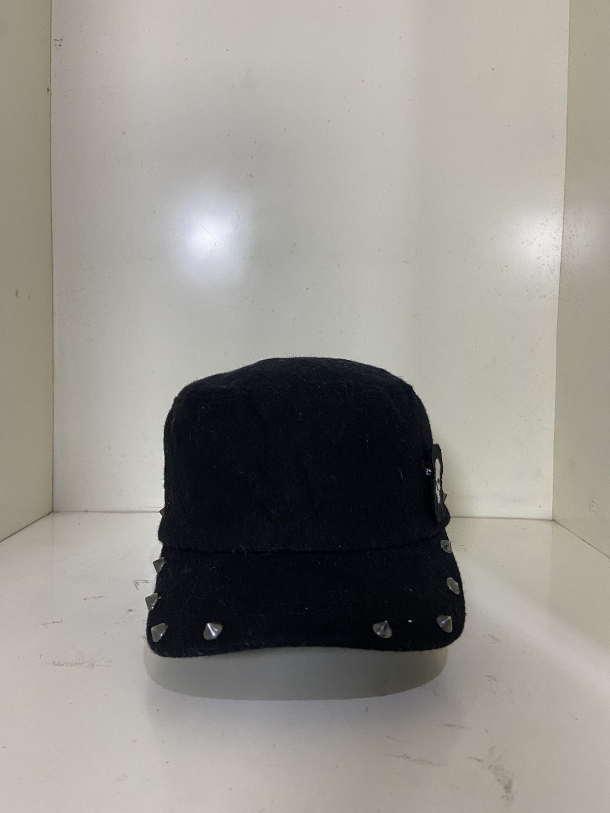 If Six Was Nine VTG PUNK SKULL STUDDED WITH THORNS HAT Size ONE SIZE - 3 Thumbnail