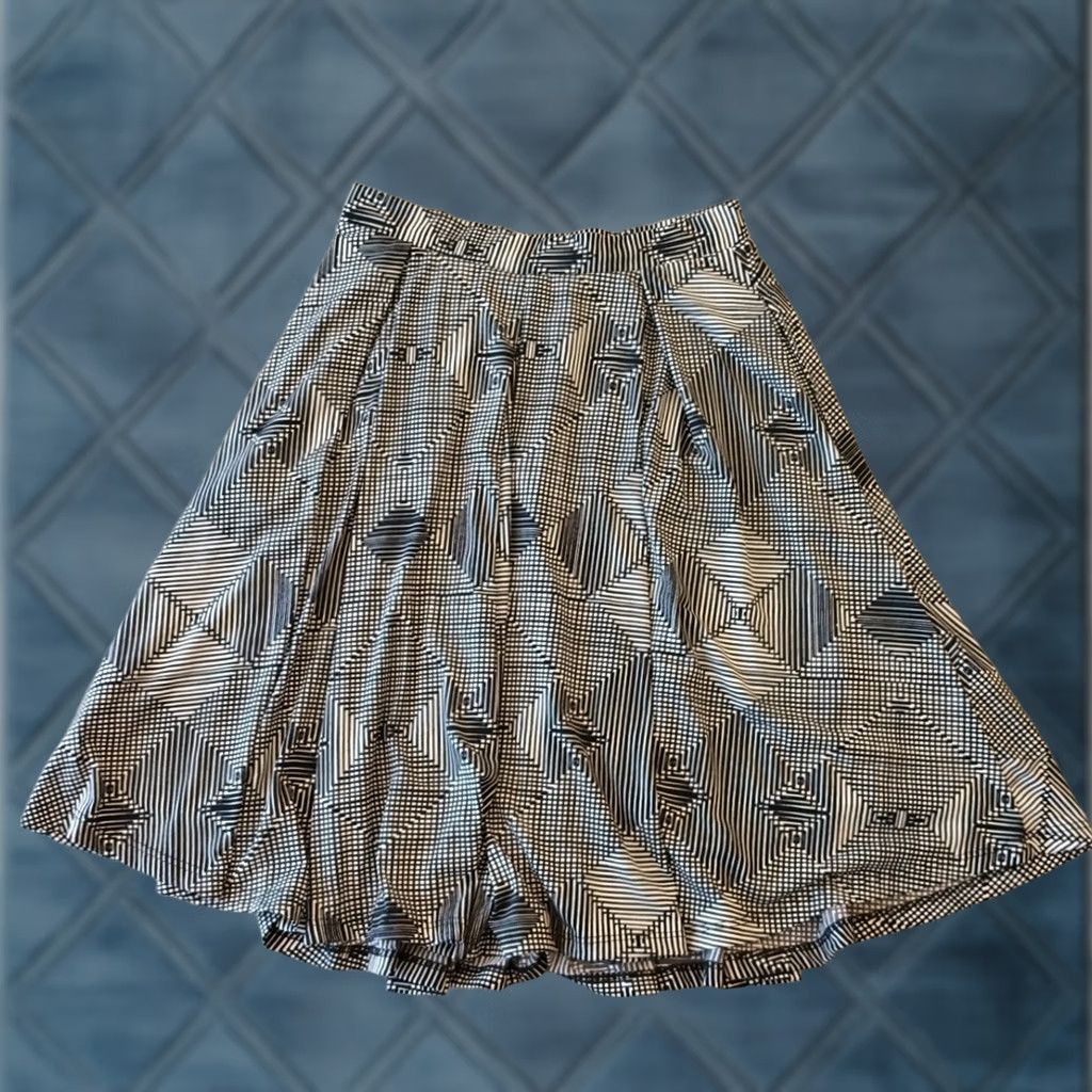 Vintage LuLaRoe Skirt Women S Black Geometric Pleated Pockets Elastic Waist Unlined Knee Length Flare Size 28" / US 6 / IT 42 - 1 Thumbnail