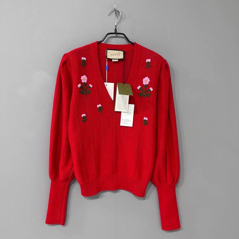 Gucci Red Floral V-Neck Knit Sweater by Gucci - dmc Size US S / EU 44-46 / 1 - 1 Thumbnail
