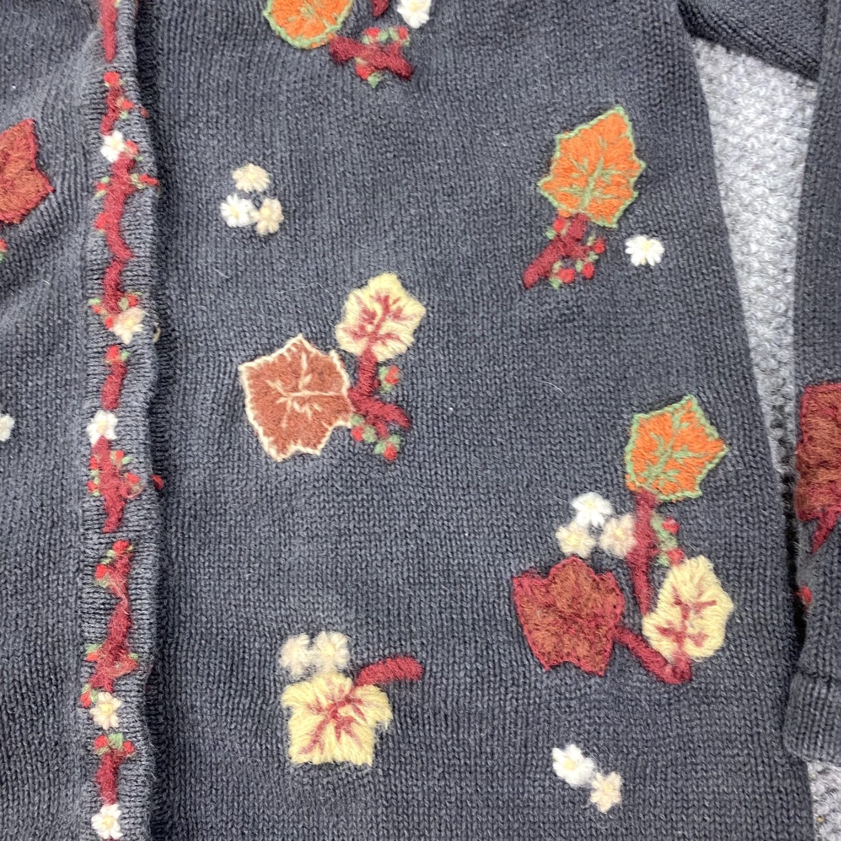Vintage VINTAGE Bobbie Brooks Cardigan Sweater Womens Medium Gray Embroidered Autumn Leaves 55% Ramie, 45% Cotton Mens? Size M / US 6-8 / IT 42-44 - 4 Thumbnail