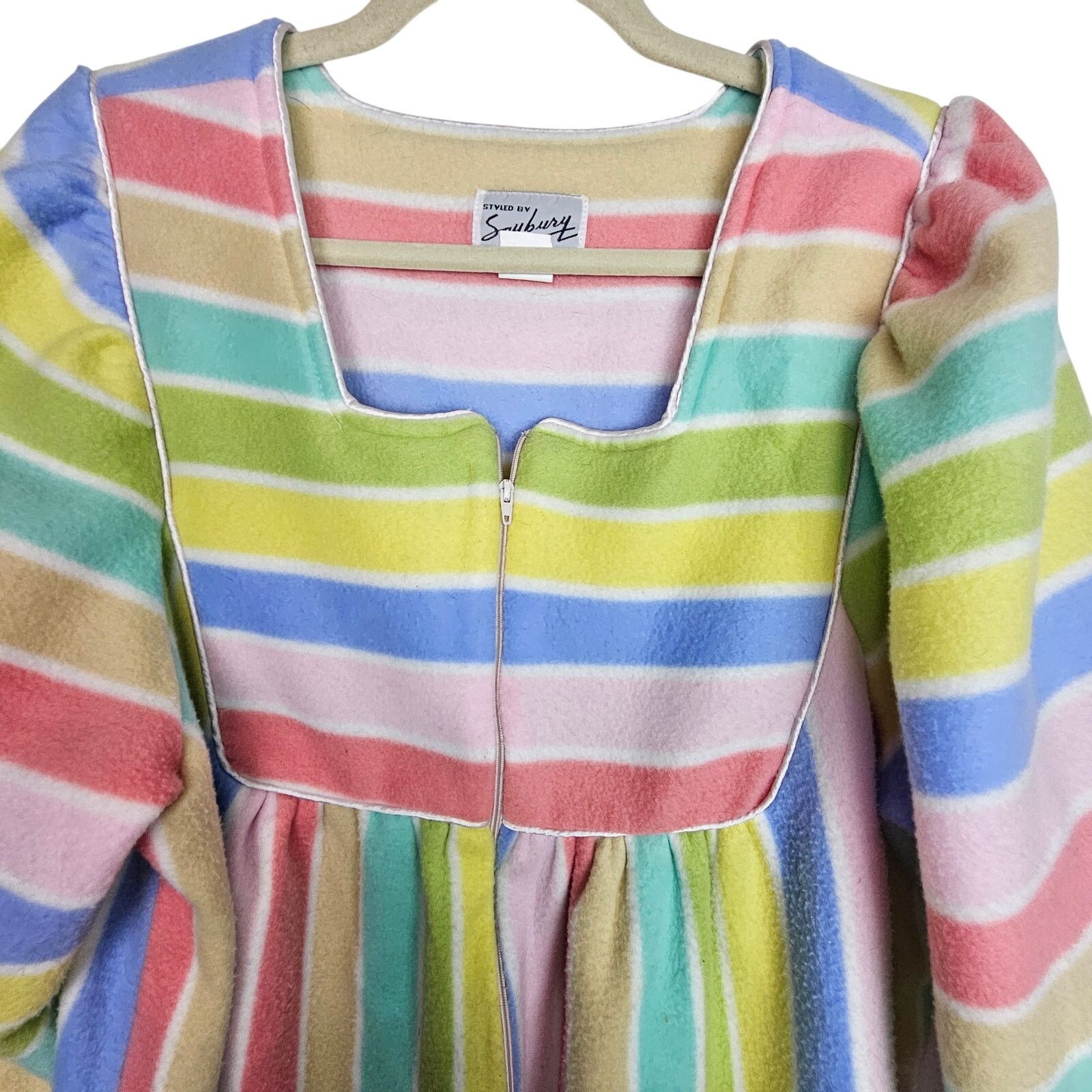 Vintage Vintage Fleece Rainbow Striped House Dress Sz L Muumuu Retro Size 42" / US 20 - 2 Thumbnail