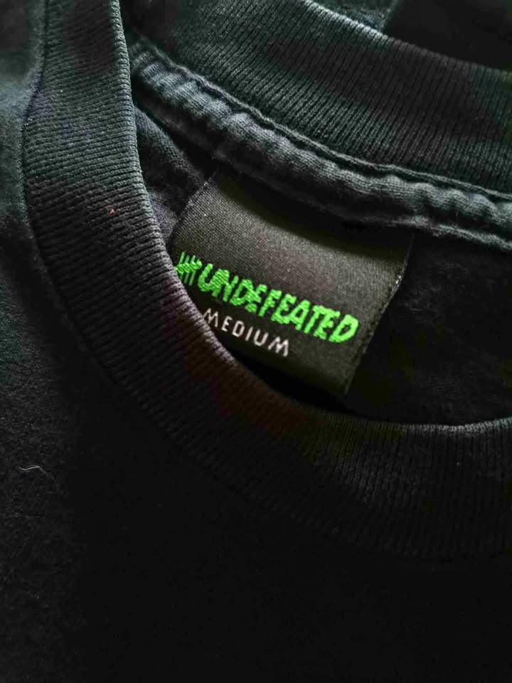 Stussy × Undefeated 2007 "Three the Hard Way" Tee Size US M / EU 48-50 / 2 - 3 Thumbnail