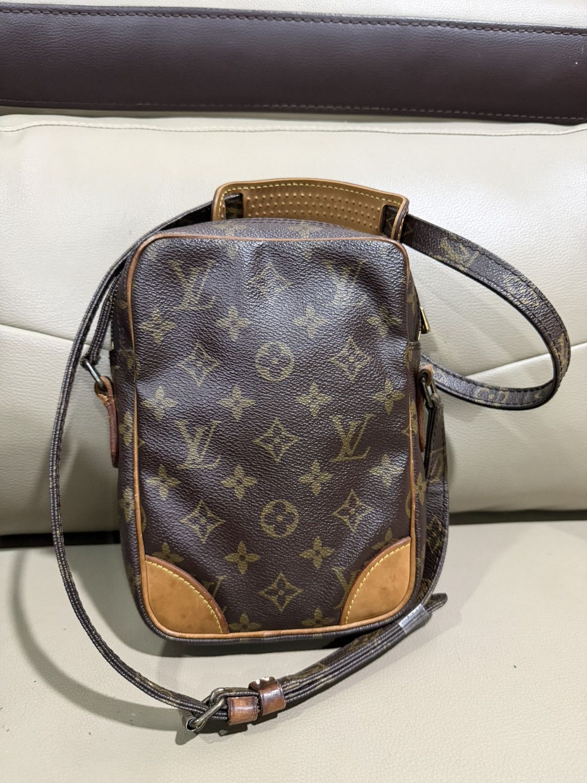 Louis Vuitton Authentic Vintage Louis Vuitton Monogram Danube Bag Size ONE SIZE - 2 Thumbnail