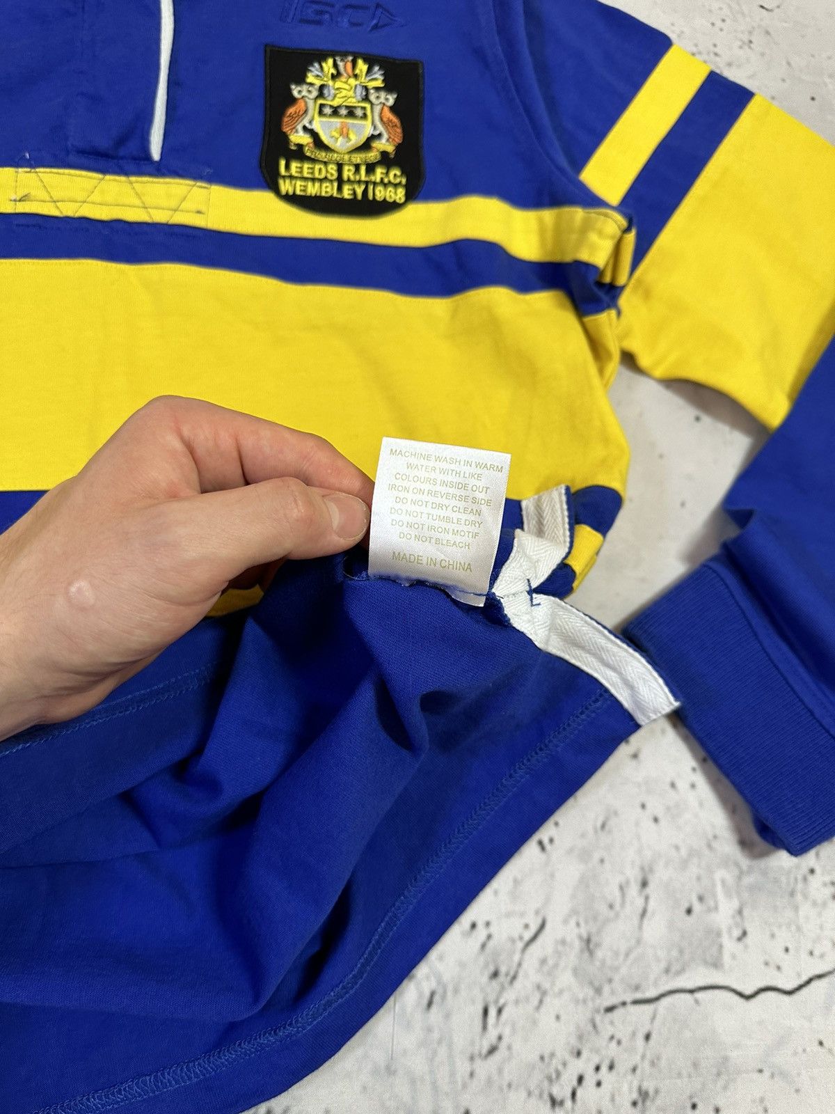LEEDS RHINOS RARE 1968 WEMBLEY REMAKE JERSEY SIZE LARGE!