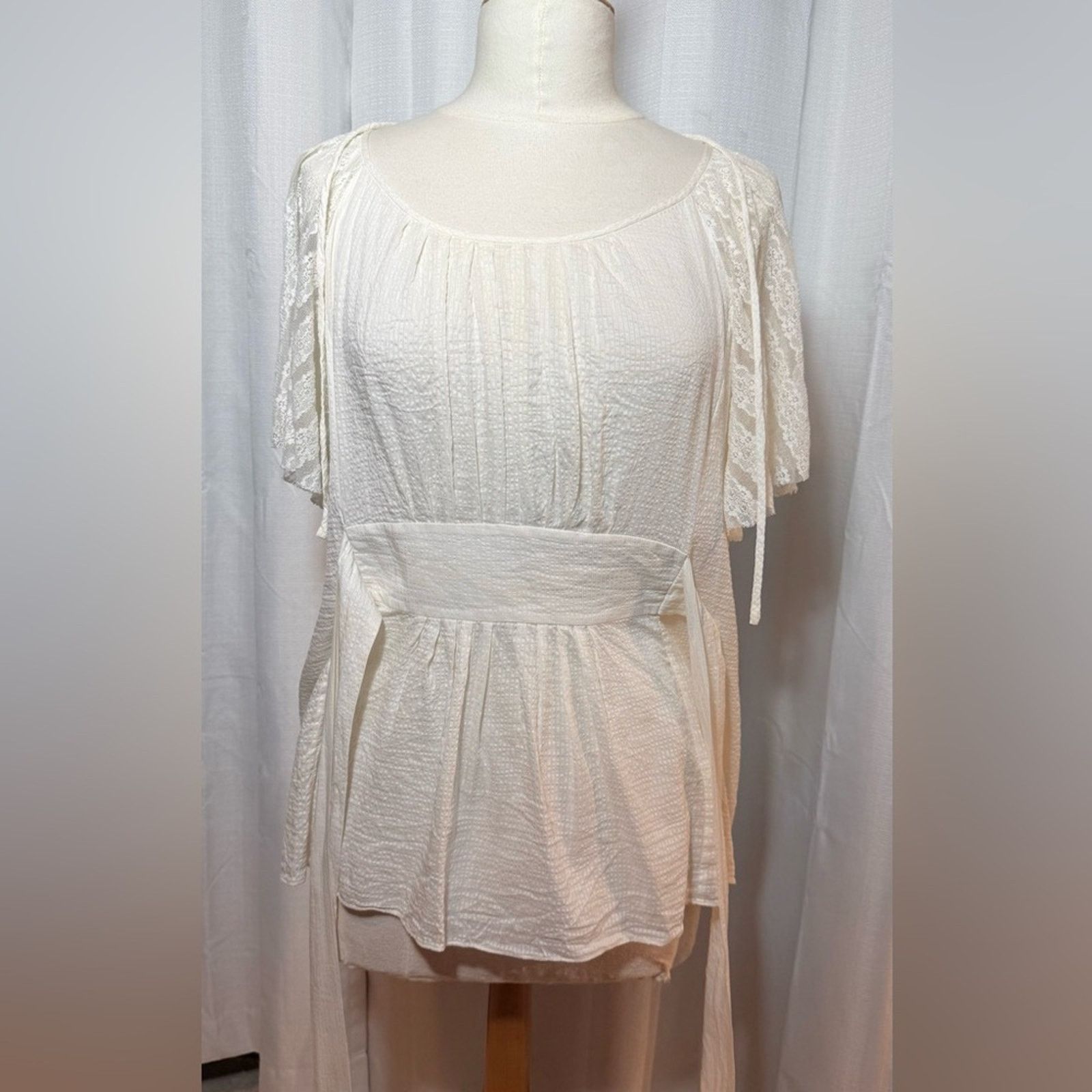 & Other Stories Chic White Lace Flutter Sleeve Blouse Size L / US 10 / IT 46 - 13 Thumbnail