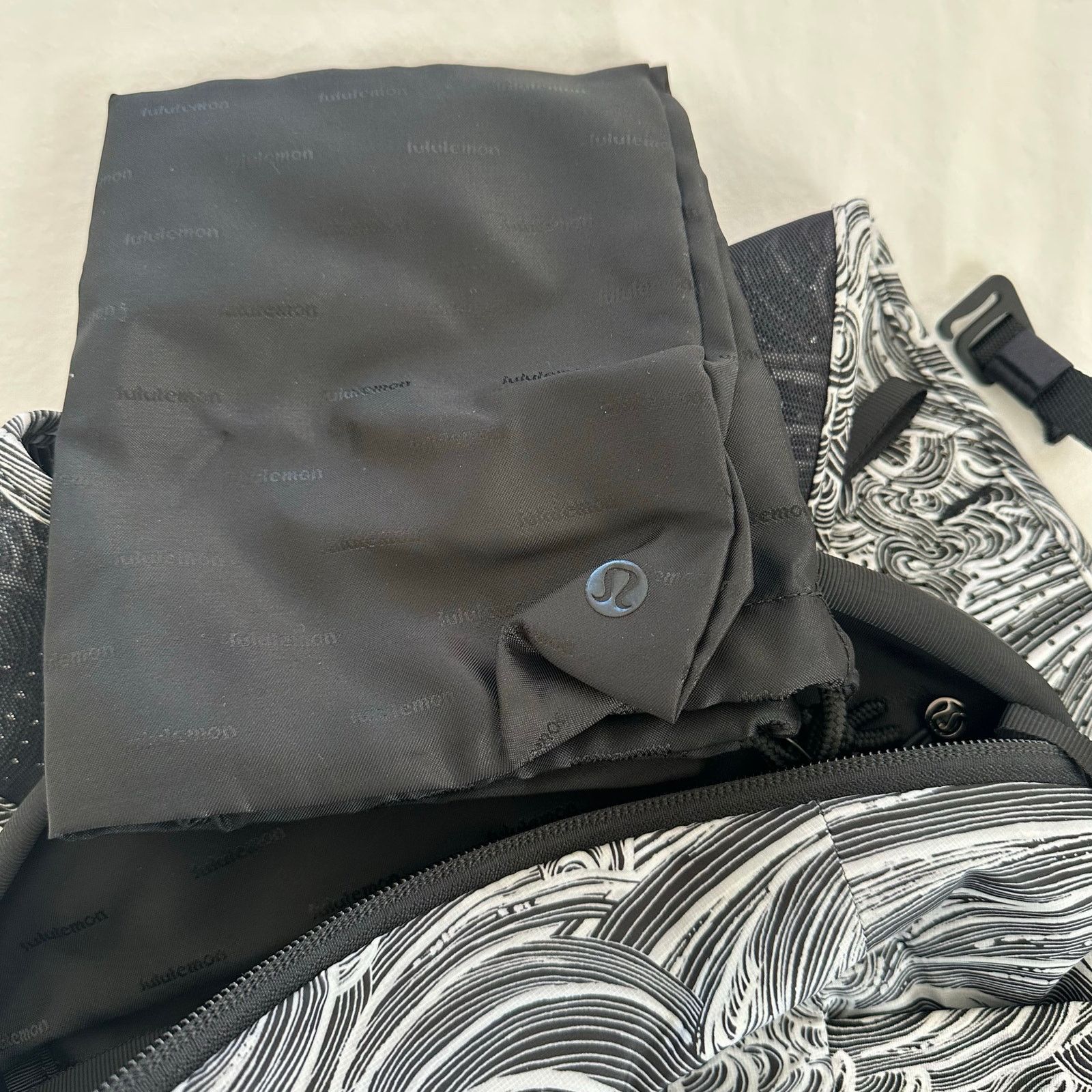 Lululemon Lululemon Exclusive Seawheeze 2018 Edition Back Pack NWT Size ONE SIZE - 7 Thumbnail