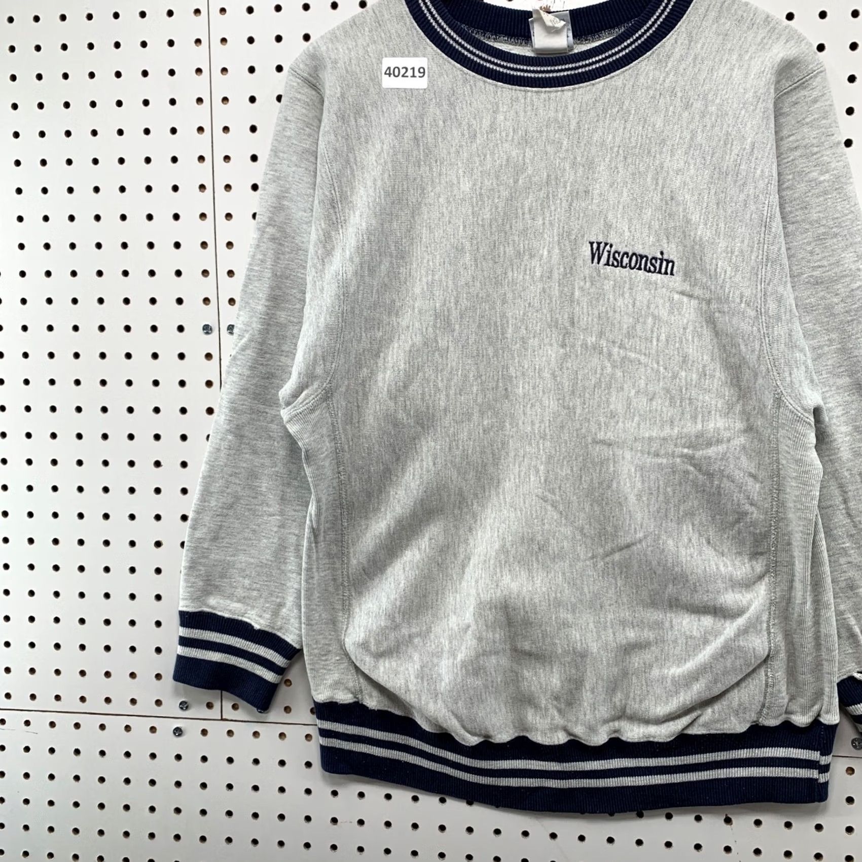 Champion VINTAGE Champion Reverse Weave Sweatshirt Mens M Gray 90s Wisconsin USA 19x27 Size US M / EU 48-50 / 2 - 5 Thumbnail
