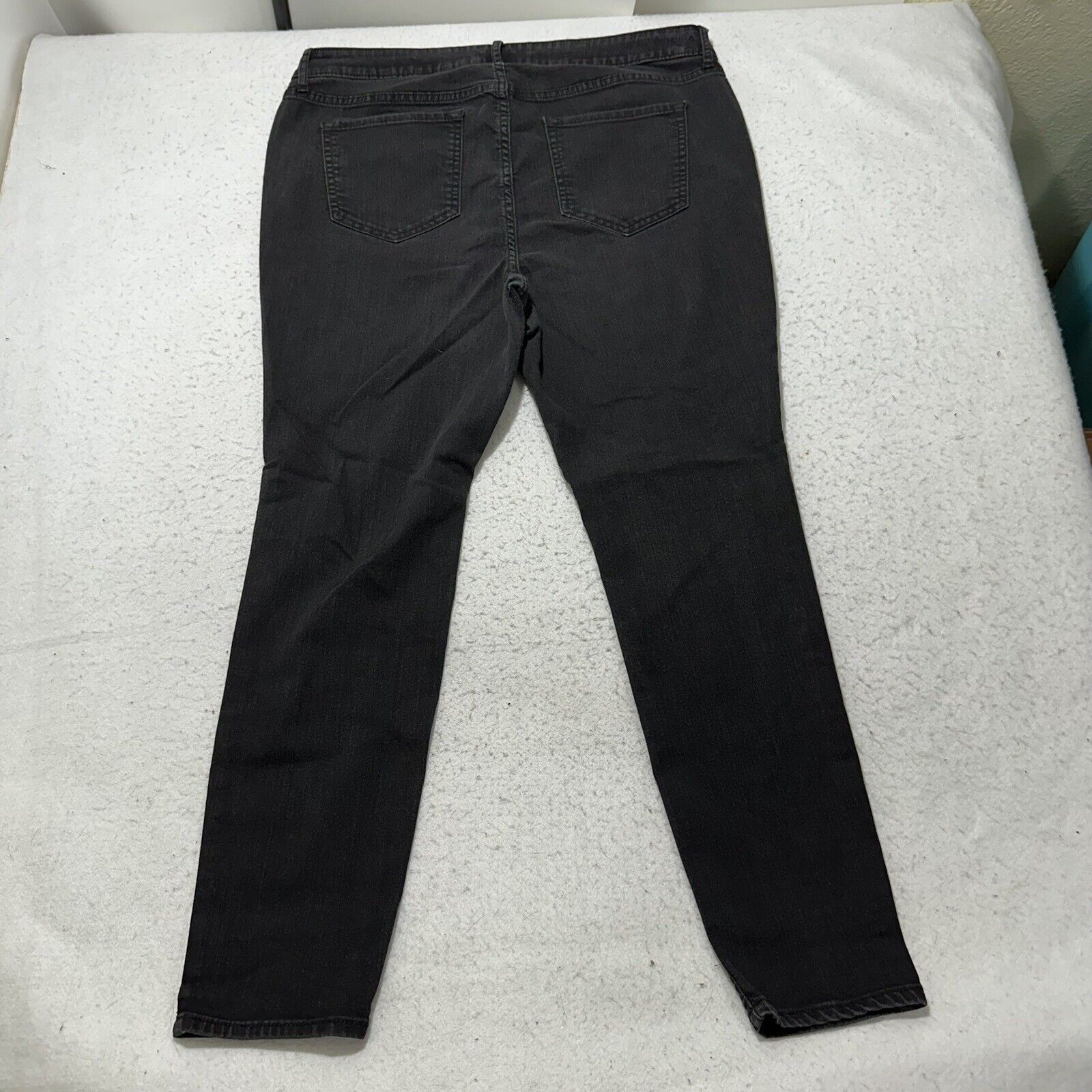 Old Navy Old Navy 16 Regular Super Skinny Mid Rise Black Jeans Size 38" / US 16 / IT 52 - 6 Thumbnail