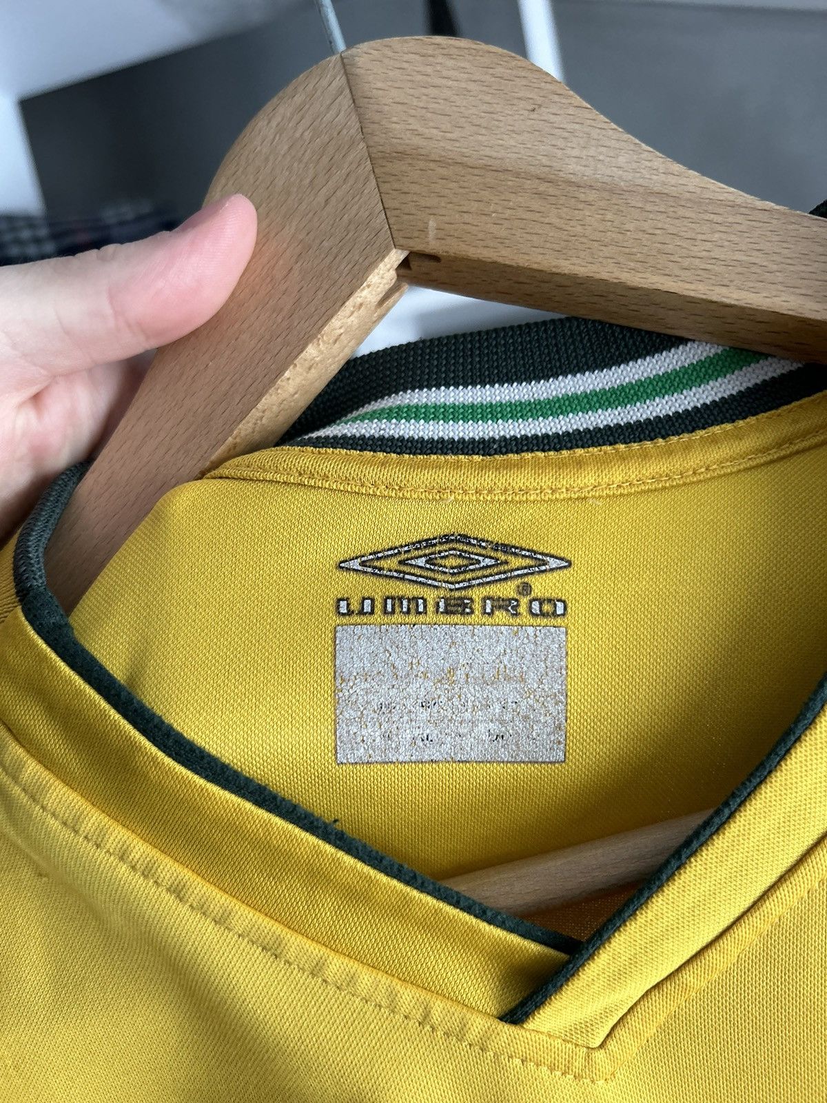 Umbro × Vintage Celtic 2002/03 away Umbro soccer jersey Size US XL / EU 56 / 4 - 14 Thumbnail