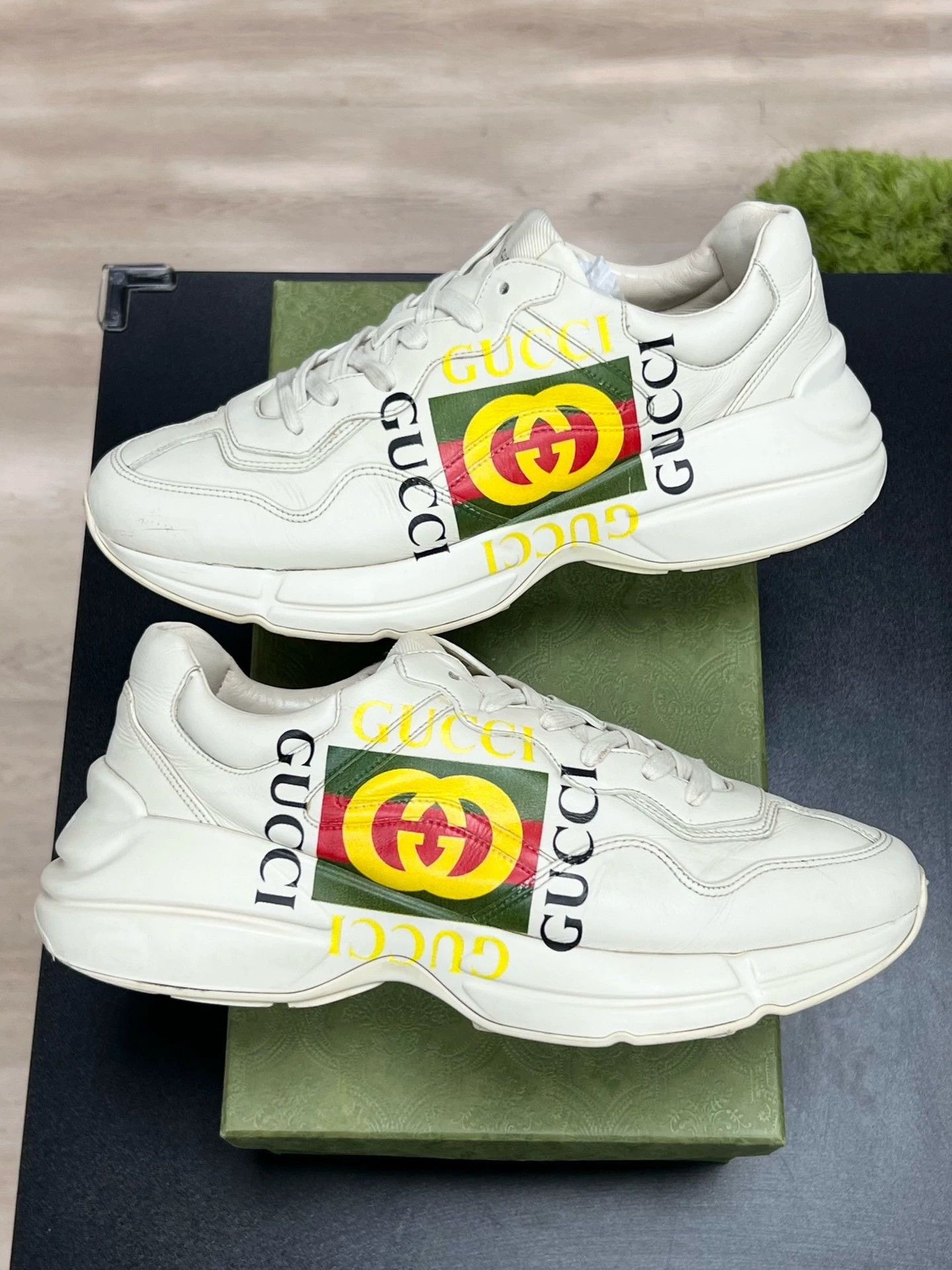 Gucci gucci rhyton dad sneakers with logo Size US 10 / EU 43 - 4 Thumbnail