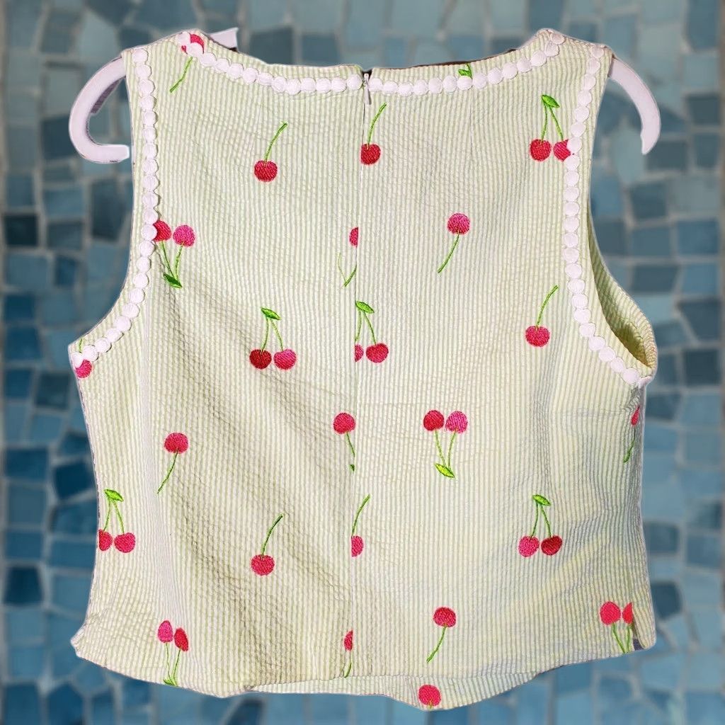 Lilly Pulitzer Lilly Pulitzer Top Womens 10 Green EUC Sleeveless Seersucker Cherries Zip Back Women Size L / US 10 / IT 46 - 1 Thumbnail