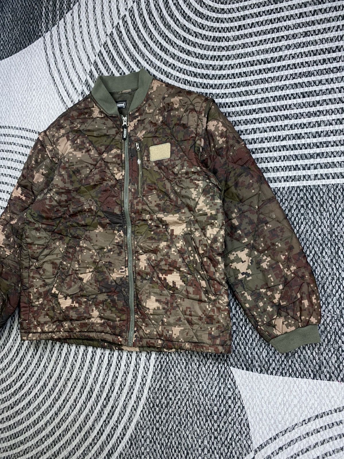 Japanese Brand Vintage Hessed Army Camo Rare Puffer Zipper Jacket Size US M / EU 48-50 / 2 - 4 Thumbnail