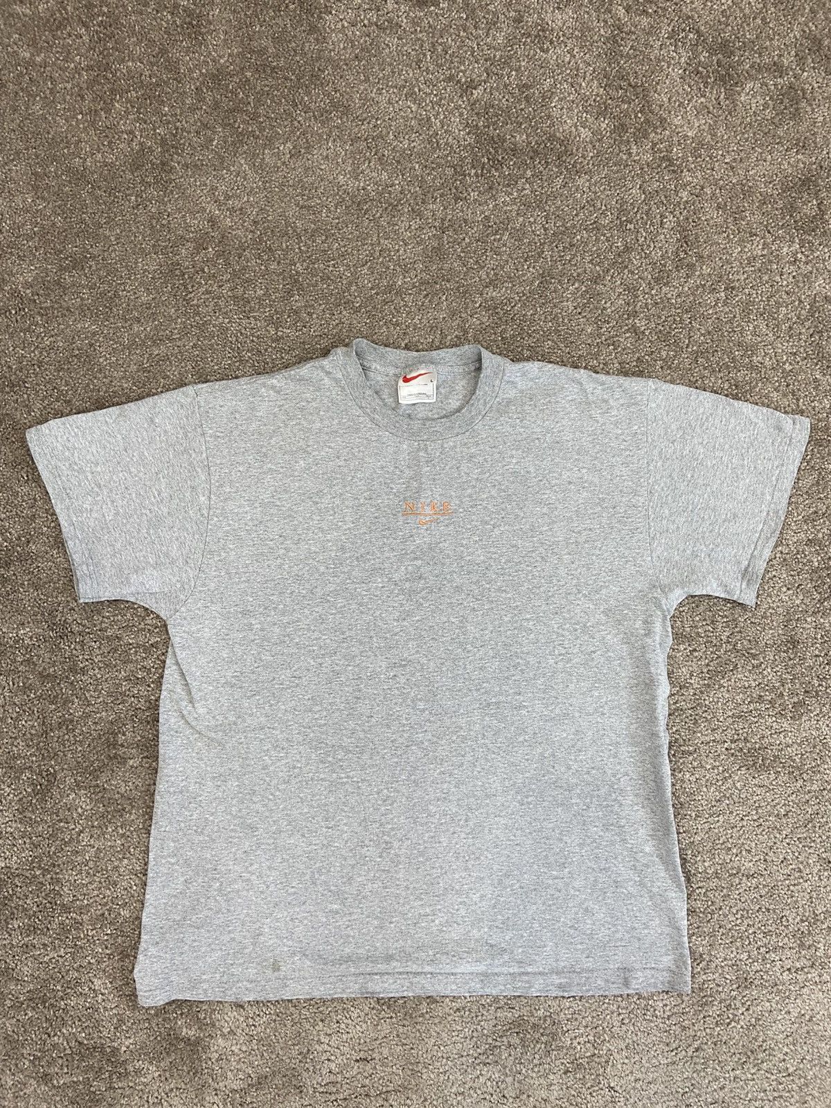 Nike Vintage 90s Nike T-Shirt with Embroidered Center Swoosh Logo Size US L / EU 52-54 / 3 - 1 Thumbnail