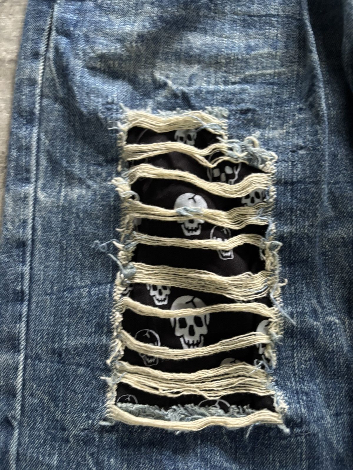 Hysteric Glamour CRAZY DOUBLE WAIST JAPANESE BRAND SKULL DISTRESSED DENIM Size US 28 / EU 44 - 11 Thumbnail