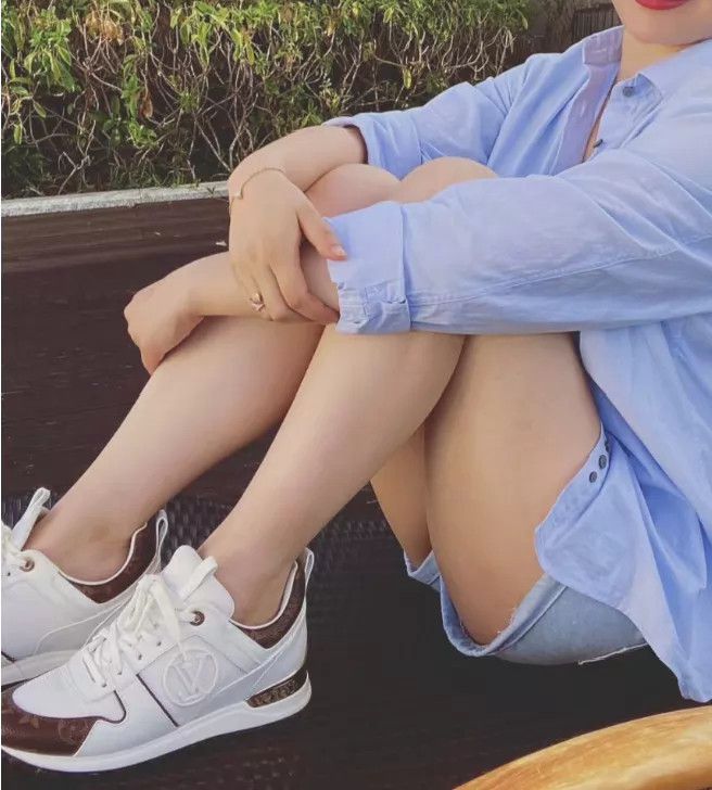 Louis Vuitton LV Run Away White Monogram Sneakers 36 98 New Size US 5.5 / IT 35.5 - 9 Thumbnail
