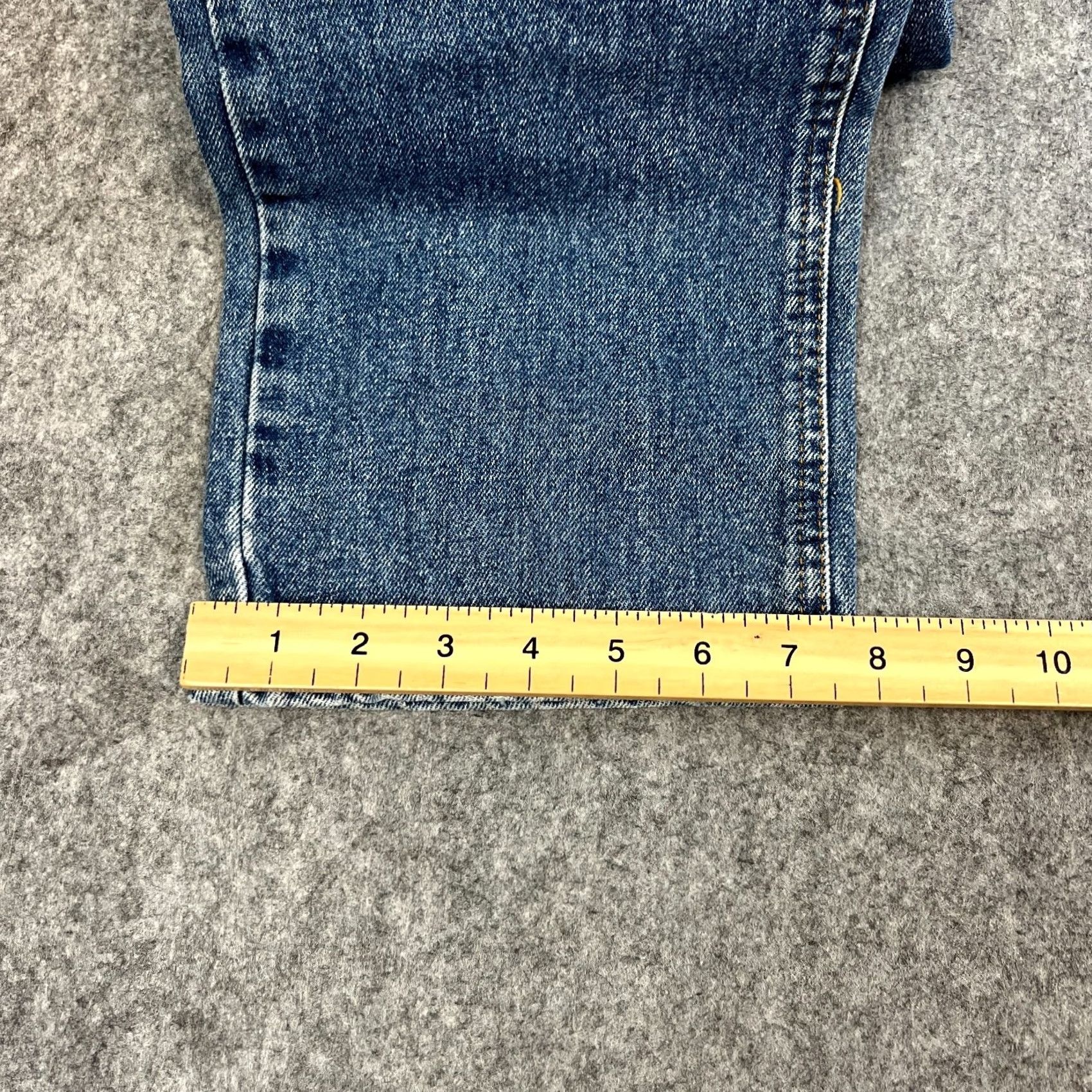 Valentino Valentino Jeans Regular Straight 29 34 Mid Wash Blue Mens Vintage Italy Denim 5-Pocket Design Cotton Button Logo Size US 29 - 3 Thumbnail