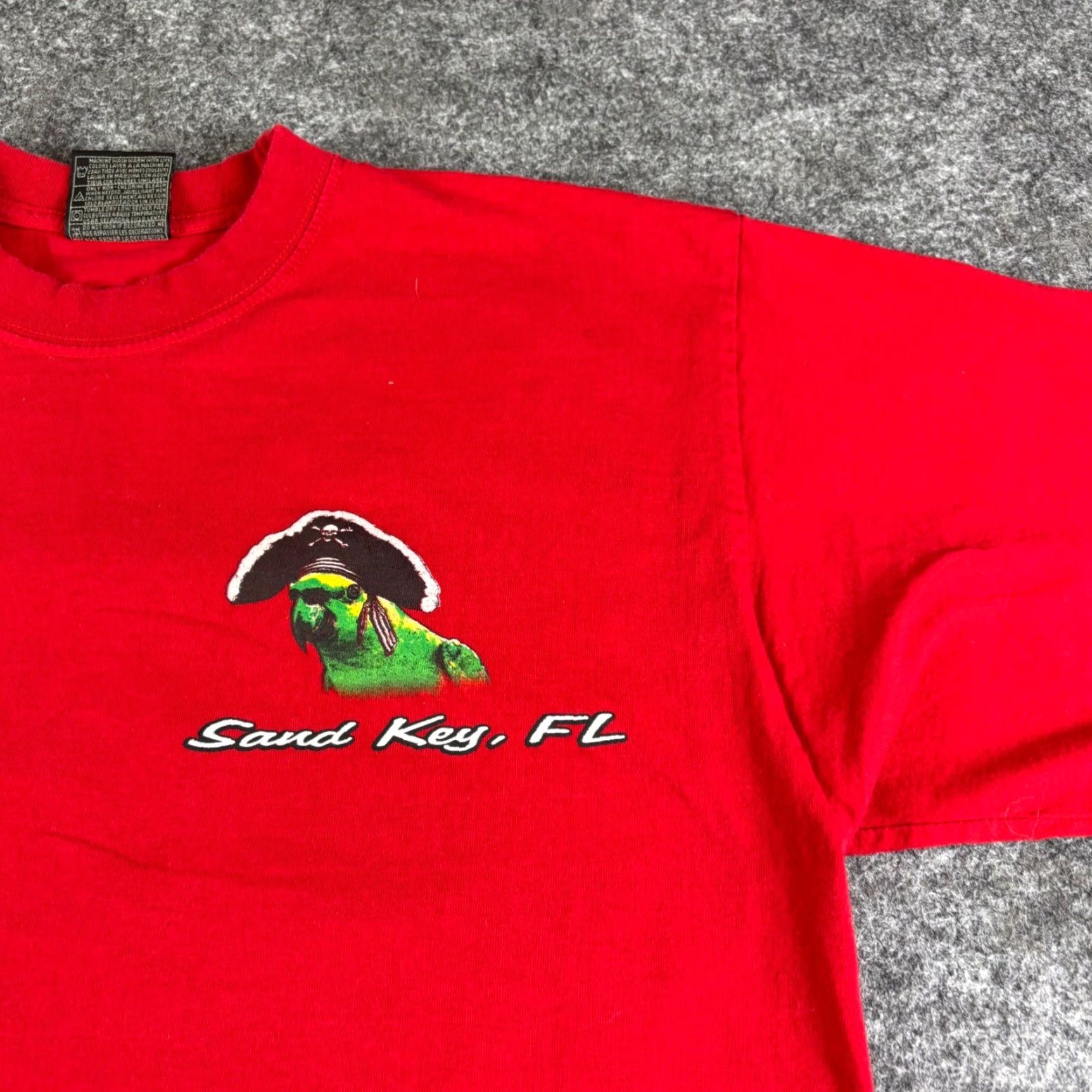 Vintage Mens Red Parrot Margarita Happy Hour Graphic T Shirt Sand Key FL Size L 90s Size US L / EU 52-54 / 3 - 6 Thumbnail