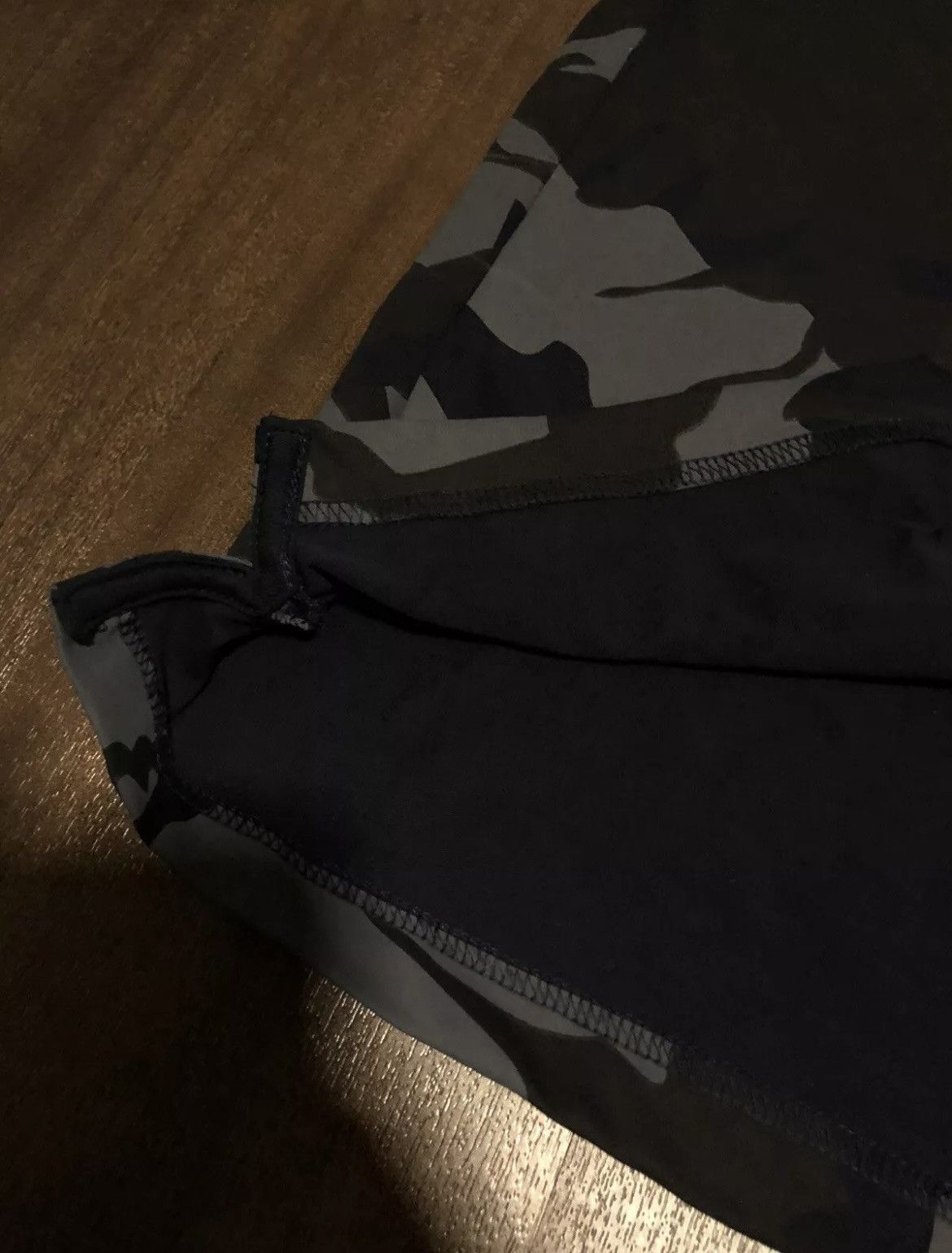 Kenneth Cole Kenneth Cole New York Men's Navy Camo Crewneck Shirt Size US S / EU 44-46 / 1 - 4 Thumbnail
