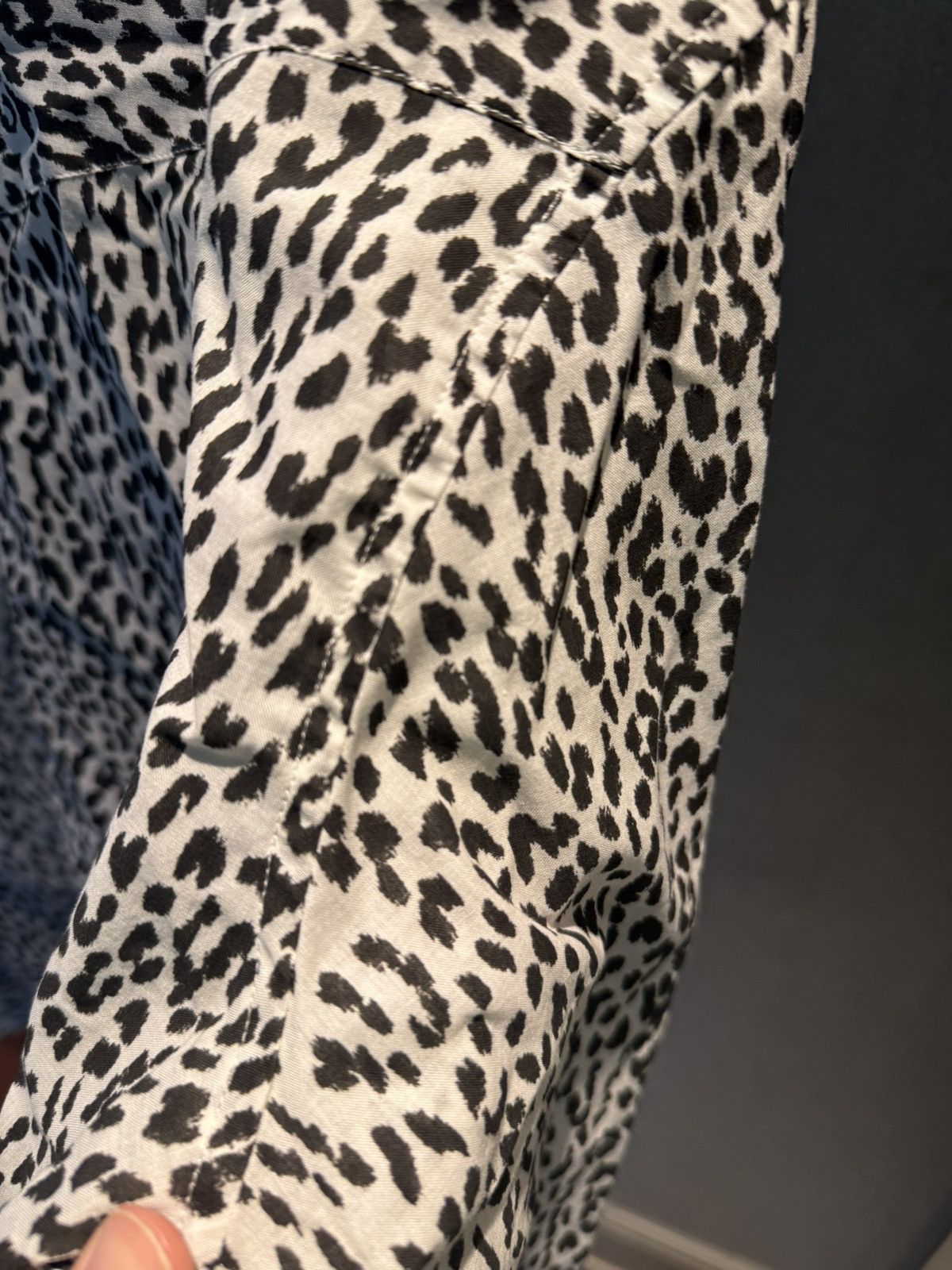 Saint Laurent Paris white Leopard的print the western shirt collar size40 Size US M / EU 48-50 / 2 - 7 Thumbnail