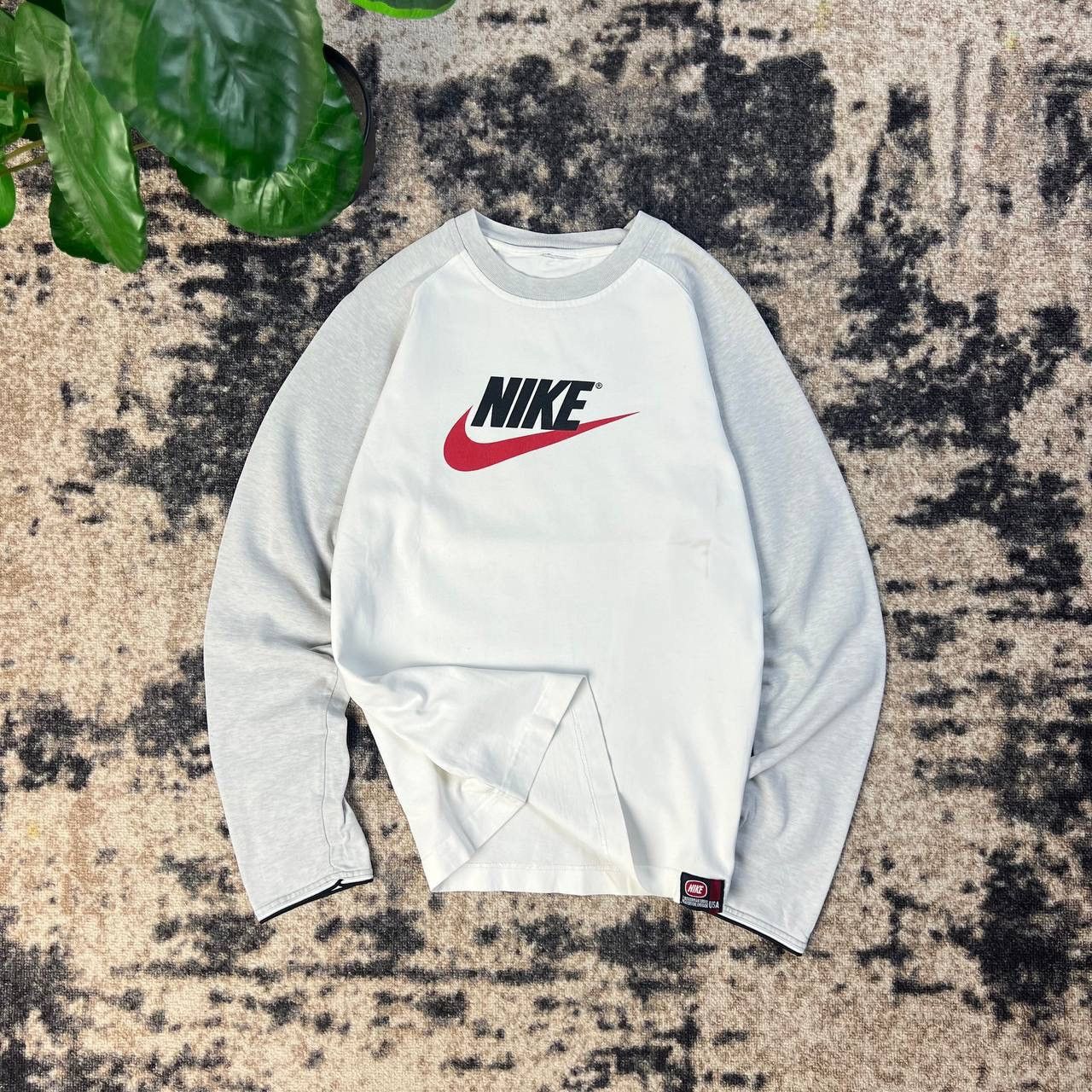 Nike Nike Vintage Y2K Big Logo Longsleeve Streetwear Style Size US S / EU 44-46 / 1 - 1 Thumbnail