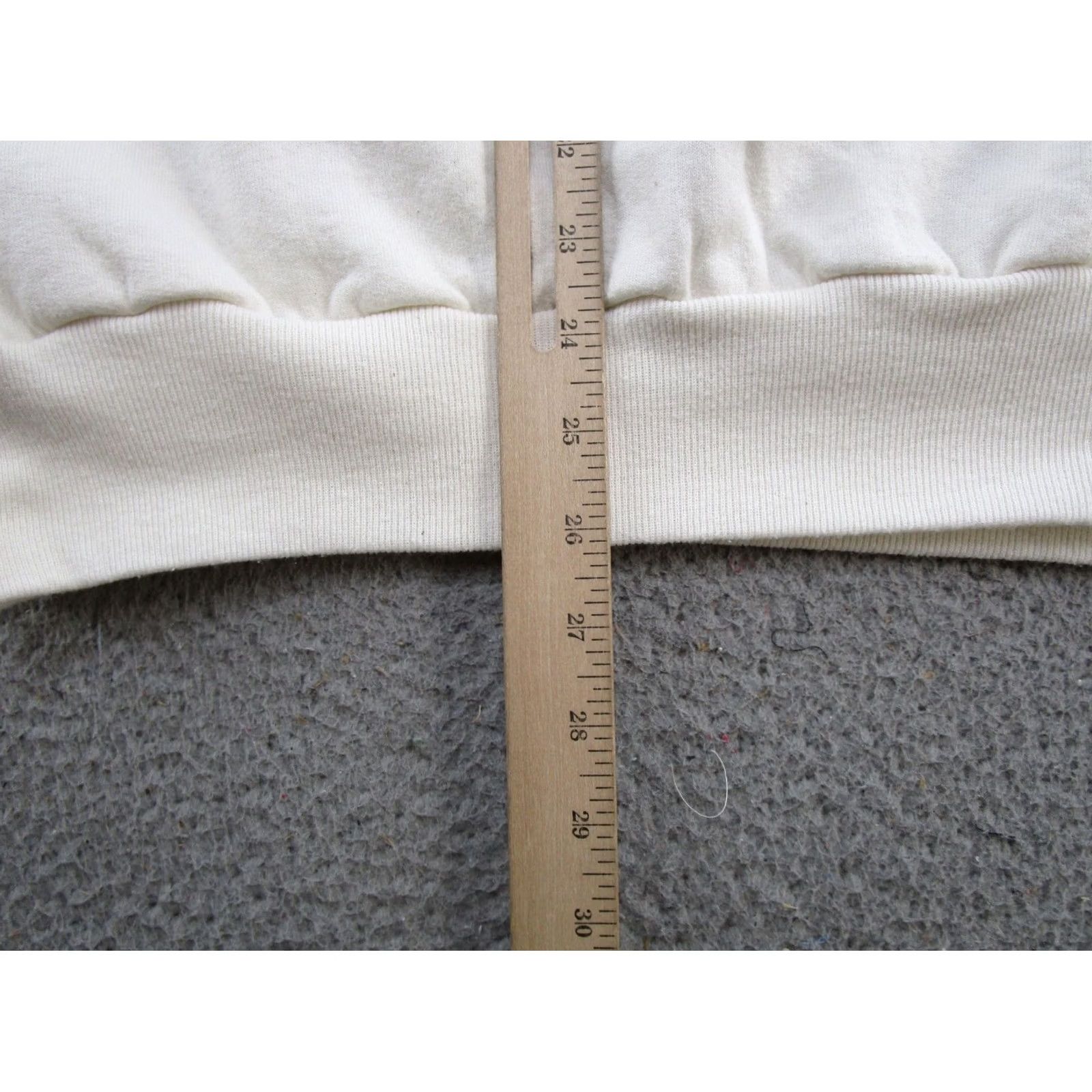 Hanes VINTAGE 90s 1998 White Bear Minnesota Graphic Crewneck Sweatshirt Mens L Hanes Sweatshirt Crew Neck White Bear Minnesota 90s Sports Theme Mens L Size US L / EU 52-54 / 3 - 7 Thumbnail