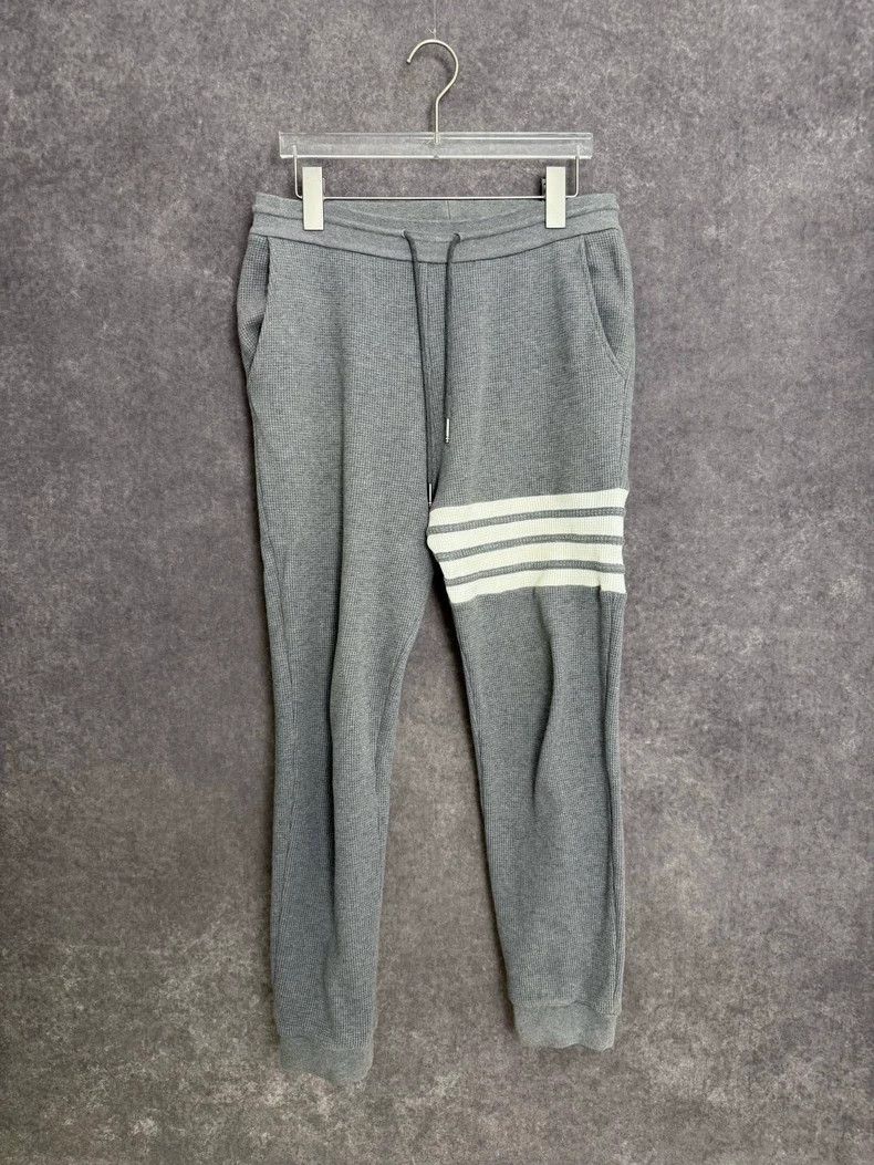 Thom Browne Thom Browne size0 Four stripe sweatpants Size US 26 / EU 42 - 1 Thumbnail