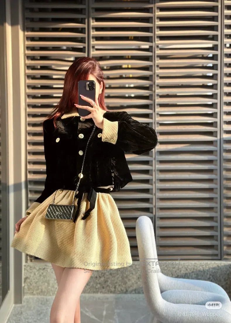 Chanel Chanel 22B popular yellow bow skirt short skirt Size 42" / US 20 - 8 Thumbnail