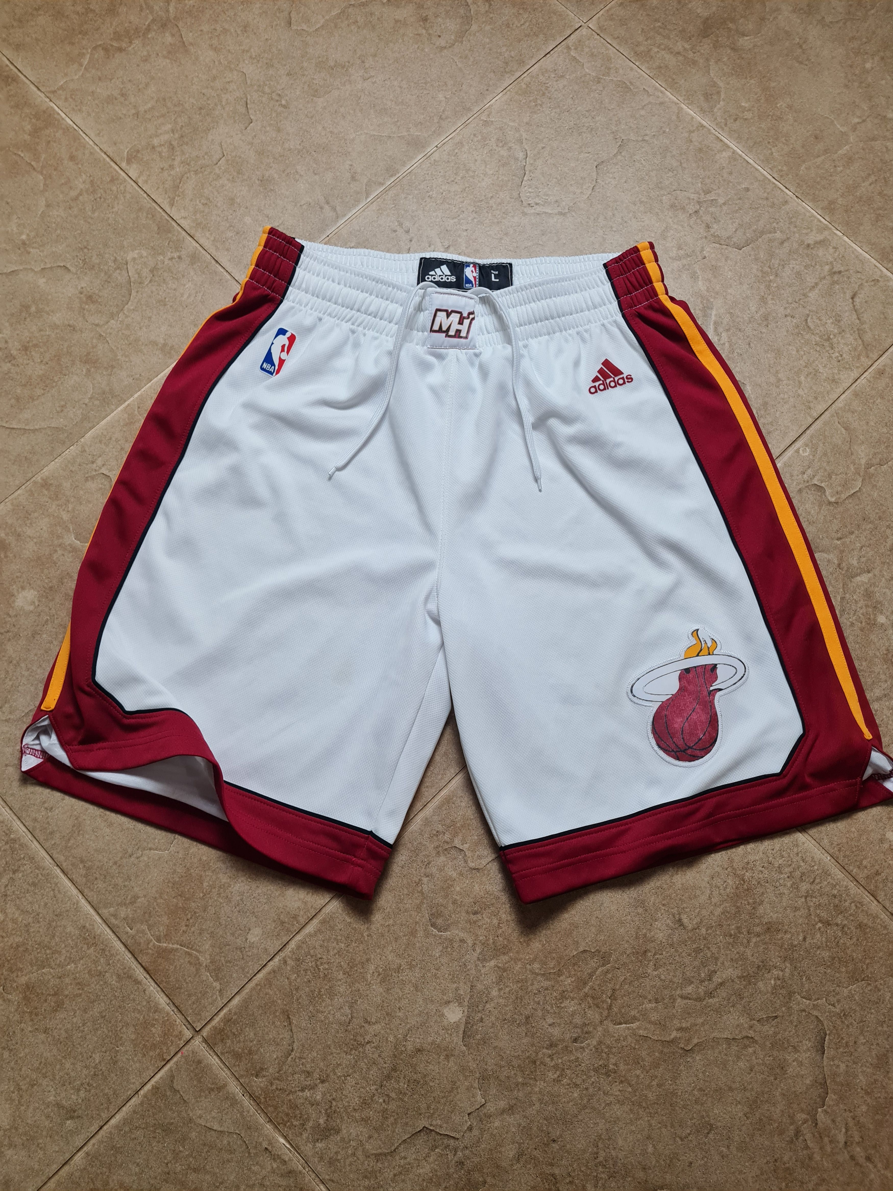 Adidas Vintage Rare Shorts Adidas Miami Heat Game NBA White Size L Size US 32 / EU 48 - 2 Thumbnail