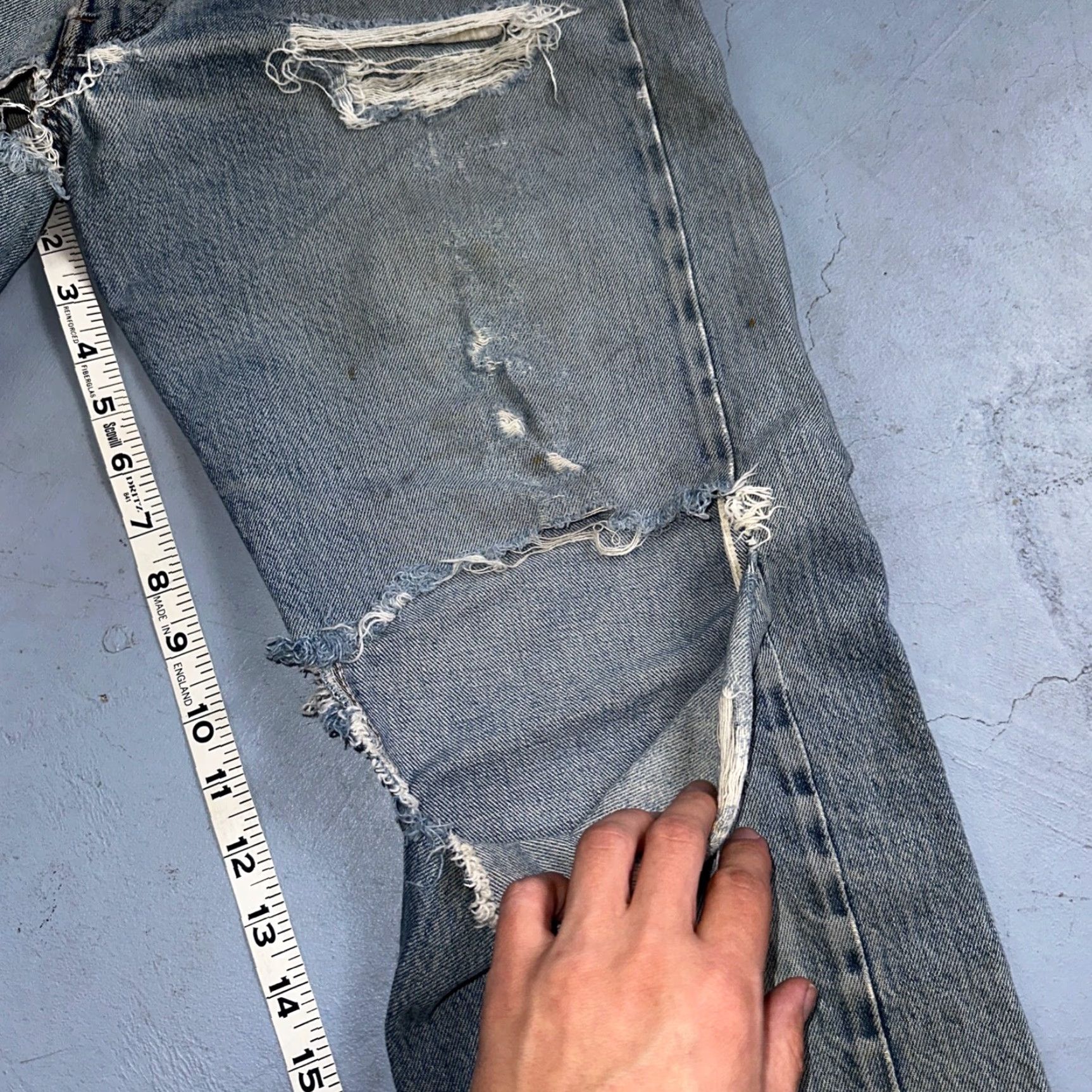 Levi's VINTAGE Levi's 501 Jeans 80s USA Redline Selvedge Thrashed 33x33 Act 31x30 Denim Blue Cotton Straight Mens Jeans 501 XX Size US 33 - 7 Thumbnail