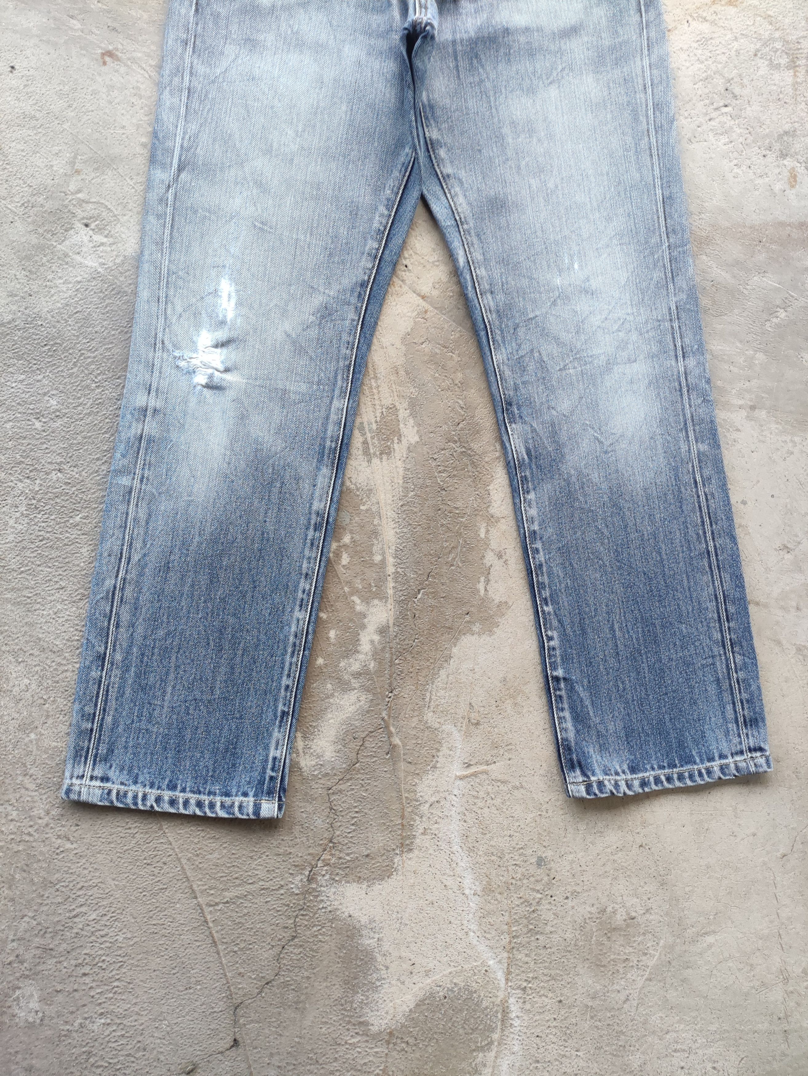 Japanese Brand Vintage Japanese Jean Distressed Faded Denim Size US 32 / EU 48 - 4 Thumbnail