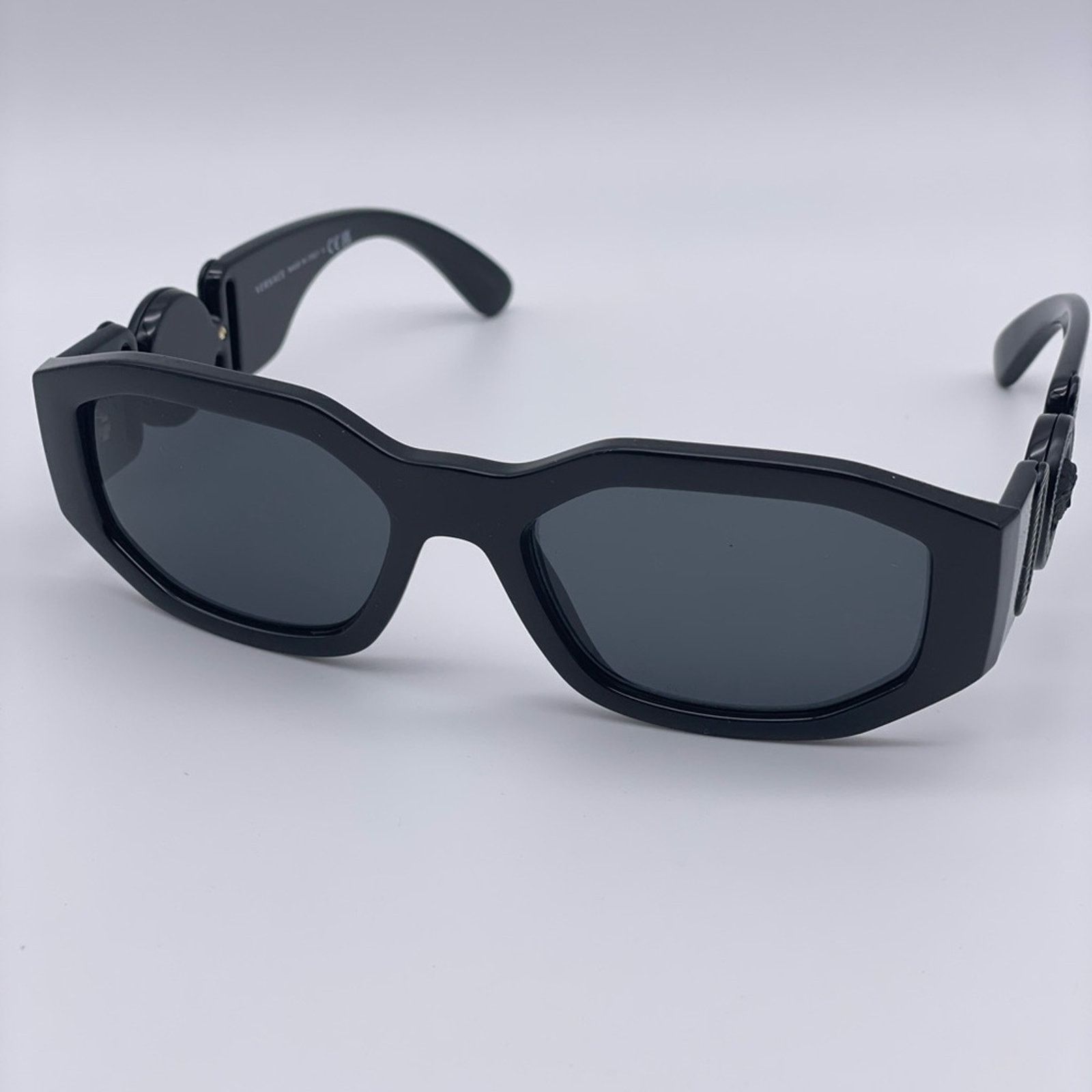 Versace NEW VERSACE VE4361 536087 Black/Dark Grey Unisex Sunglasses Size ONE SIZE - 5 Thumbnail