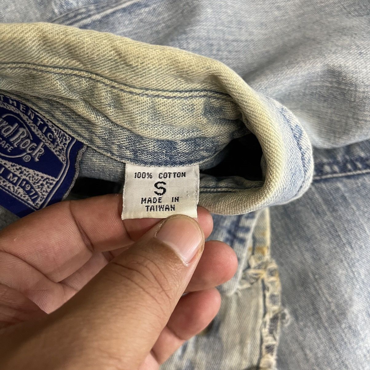 Hard Rock Cafe DISTRESSED!! Hard Rock Cafe Houston Jeans Shirt Size US M / EU 48-50 / 2 - 11 Thumbnail