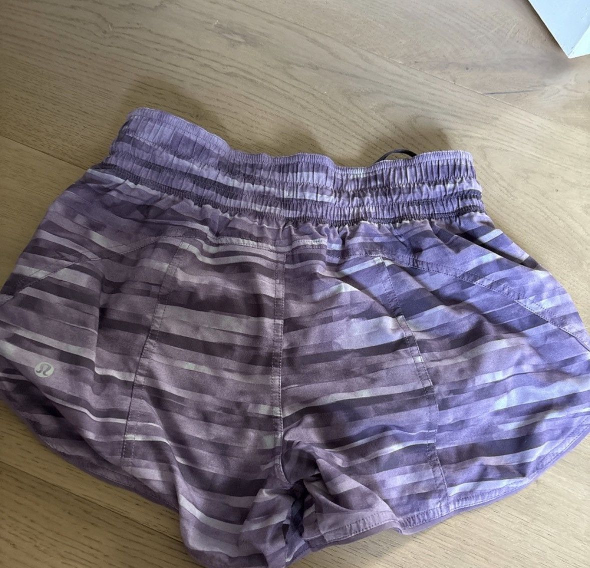 Lululemon Lululemon Reversible Shorts Size 27" / US 4 / IT 40 - 2 Thumbnail