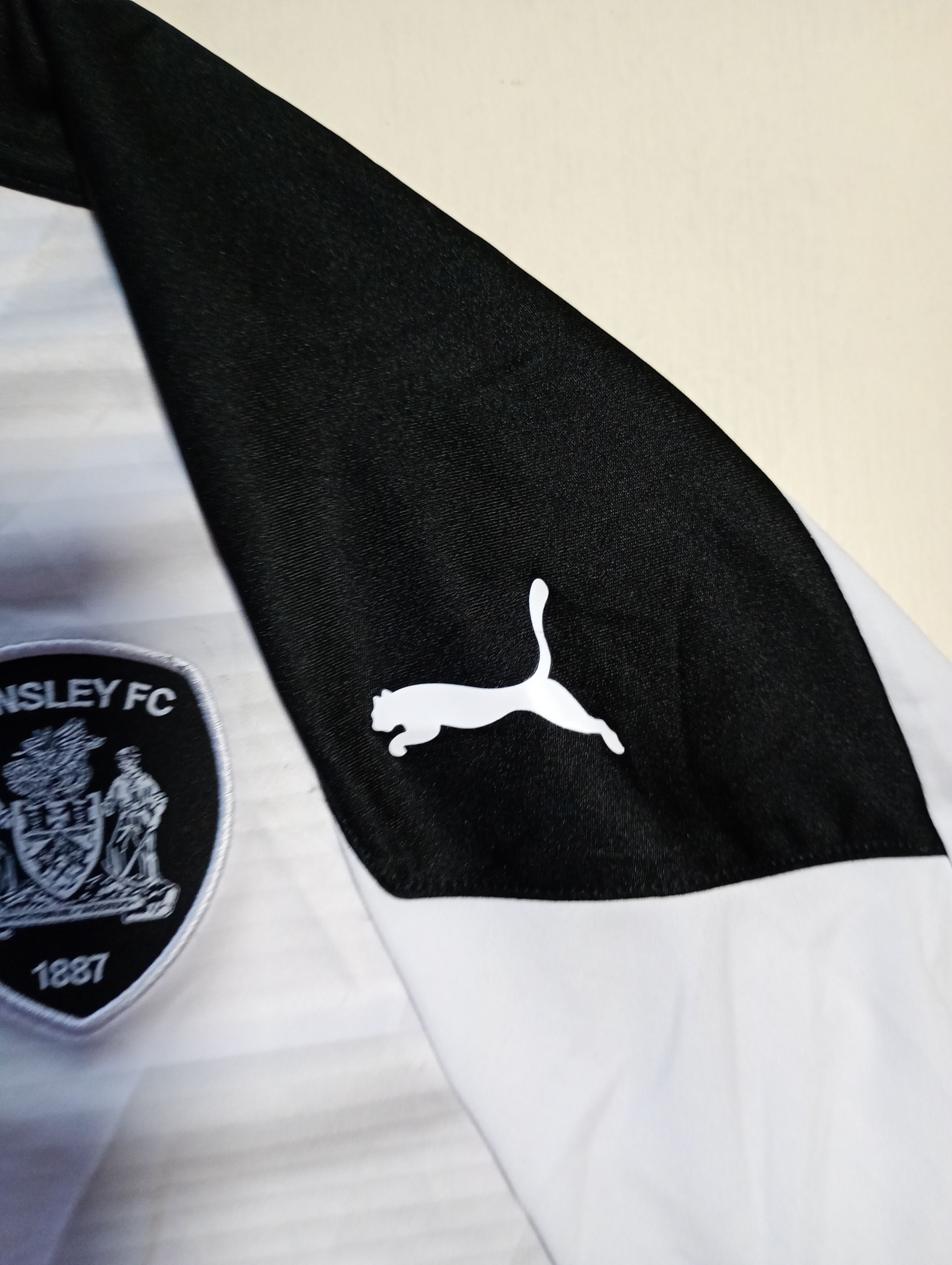 Puma Puma Barnsley FC Away Jersey 2020-2021 Size US XL / EU 56 / 4 - 13 Thumbnail