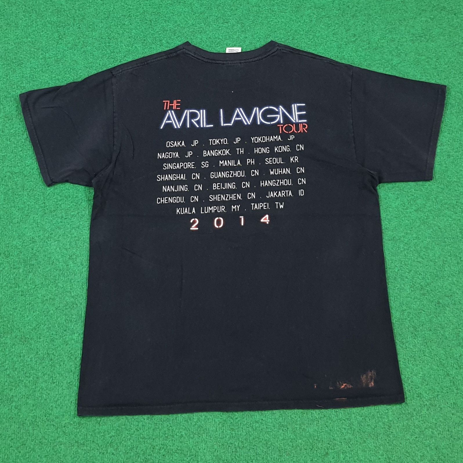 Band Tees Vintage The Avril Lavigne Tour 2014 Graphic Tee C301N46 Size US M / EU 48-50 / 2 - 4 Thumbnail