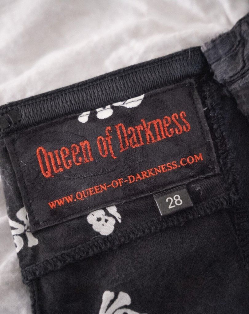 Other Ultra Rare Vintage Queen of Darkness Skull Mini Skirt Size 28" / US 6 / IT 42 - 3 Thumbnail