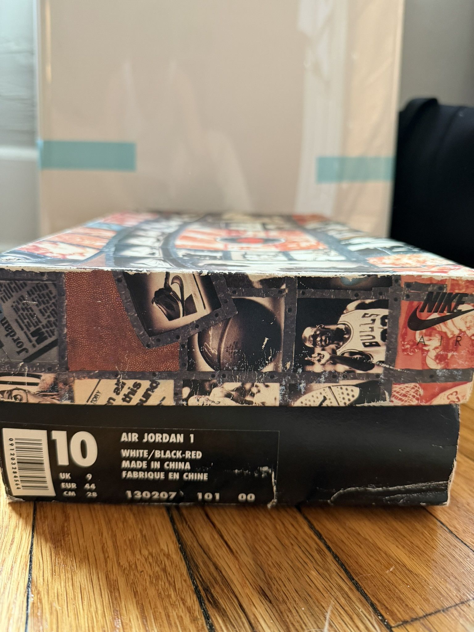 Jordan Brand Original 1994 Nike Air Jordan 1 Chicago Retro High OG Size US 10 / EU 43 - 8 Thumbnail